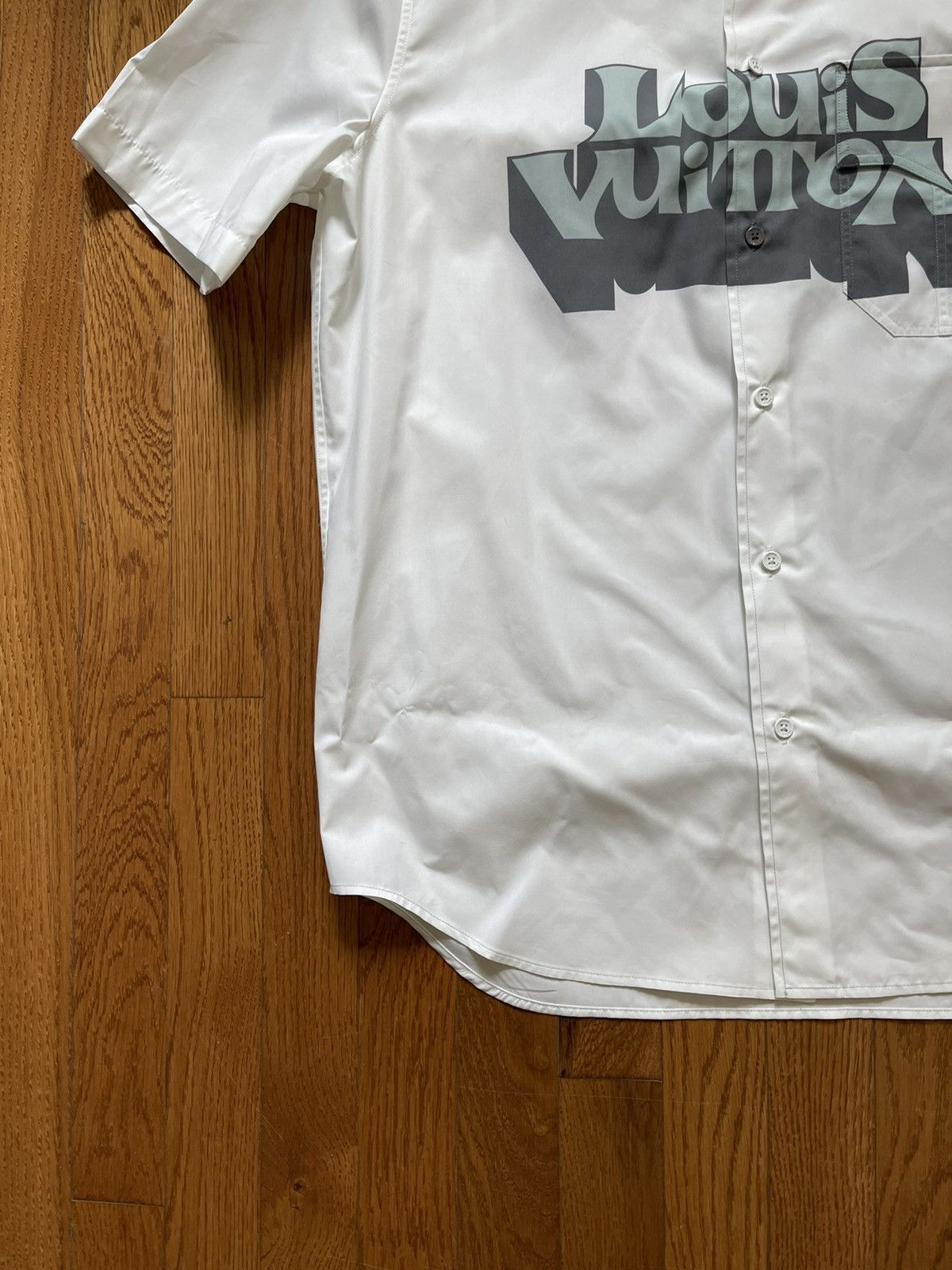 Louis Vuitton Louis Vuitton Graphic Collared Short Sleeved Shirt Sz. M Size US M / EU 48-50 / 2 - 6 Thumbnail