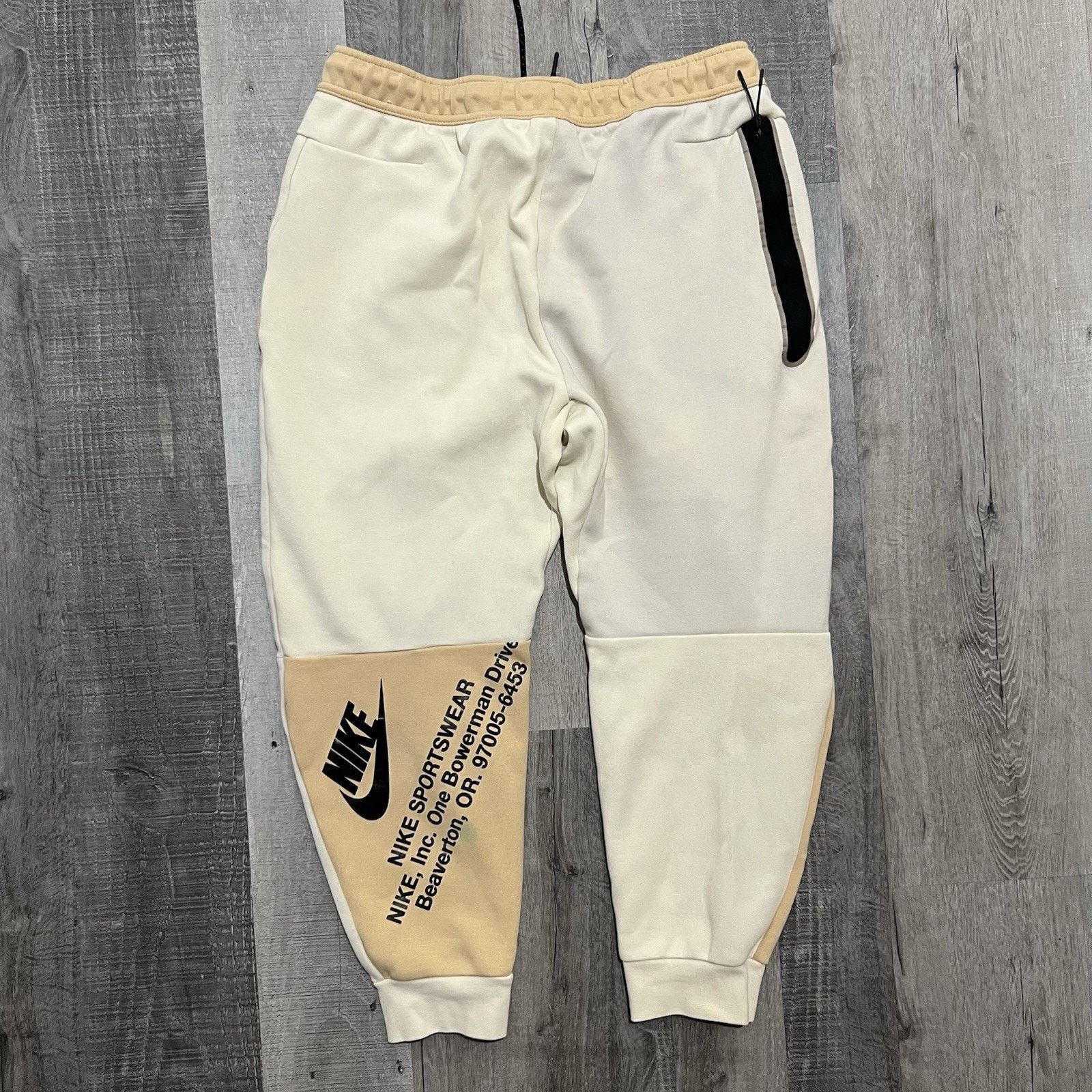 Nike Nike Tech Fleece Jogger Pants Short Coconut Sesame Color Size US 36 / EU 52 - 2 Thumbnail