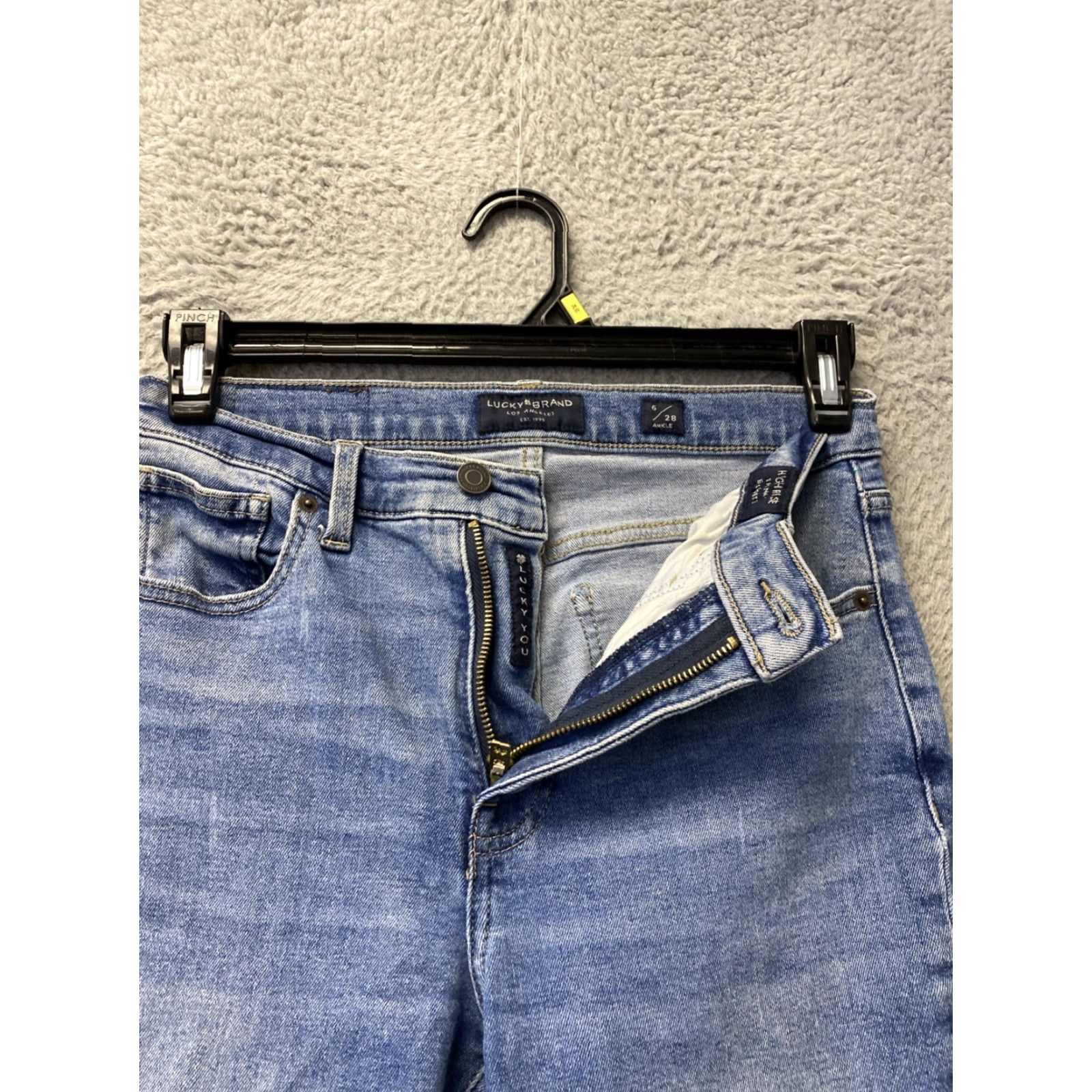 Lucky Brand Lucky Brand Jeans Womens Size 6 Blue Denim Low Rise Boyfriend Fit Logo 90s Fashion Size 28" / US 6 / IT 42 - 2 Thumbnail