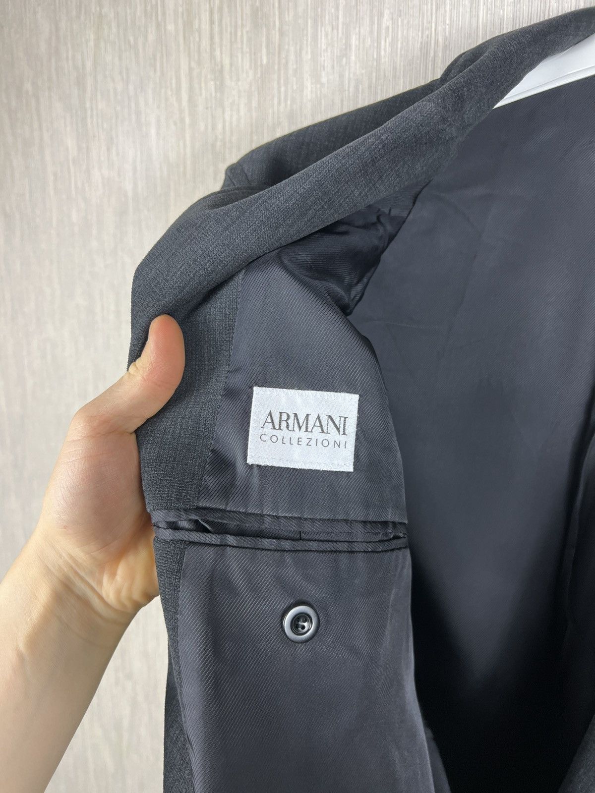 Armani Collezioni Giorgio Armani Collezioni velvet blazer jacket avant garde Size 40R - 17 Thumbnail