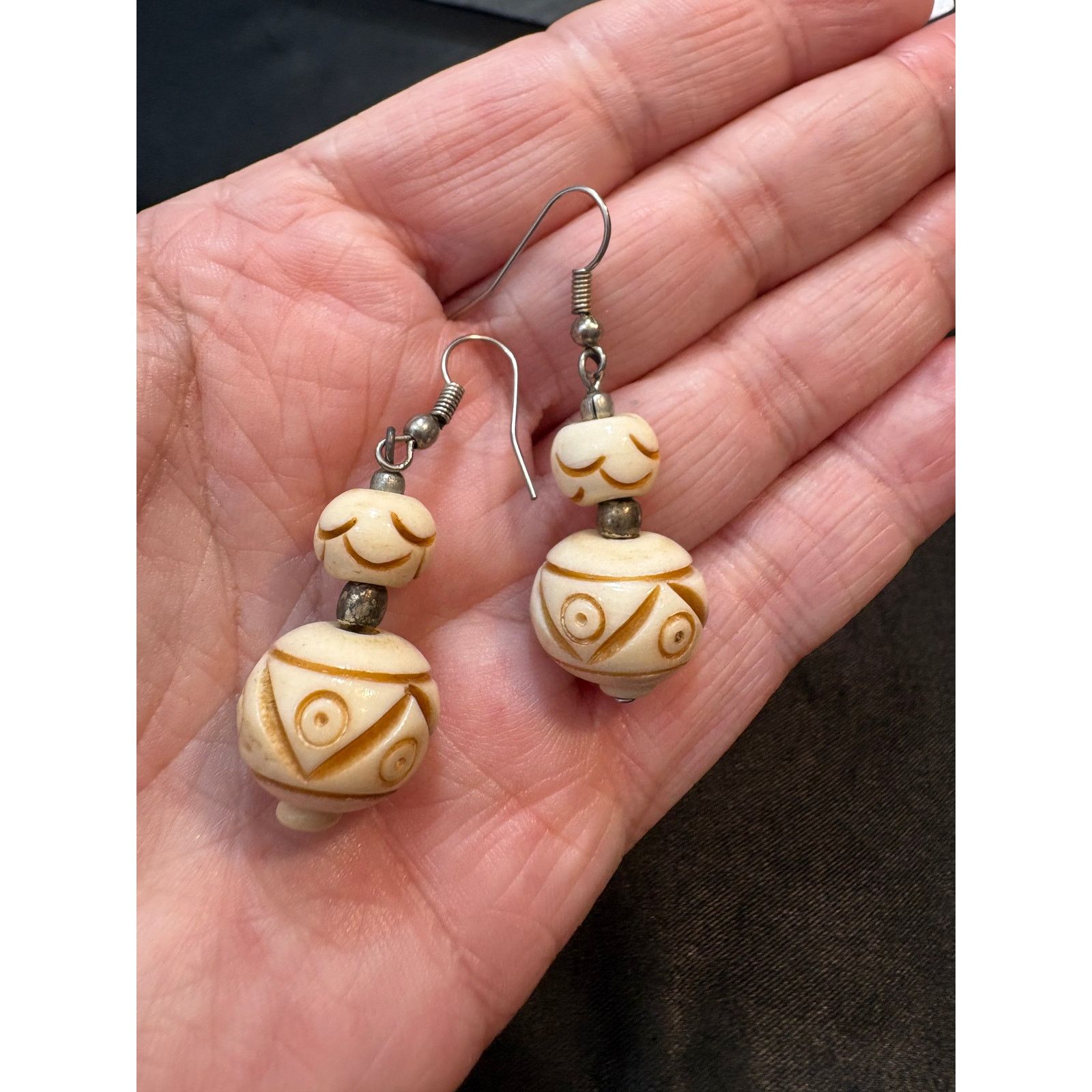Other Vintage Carved Bone Bead Dangle Earrings 10g 1.5” Size ONE SIZE - 1 Thumbnail