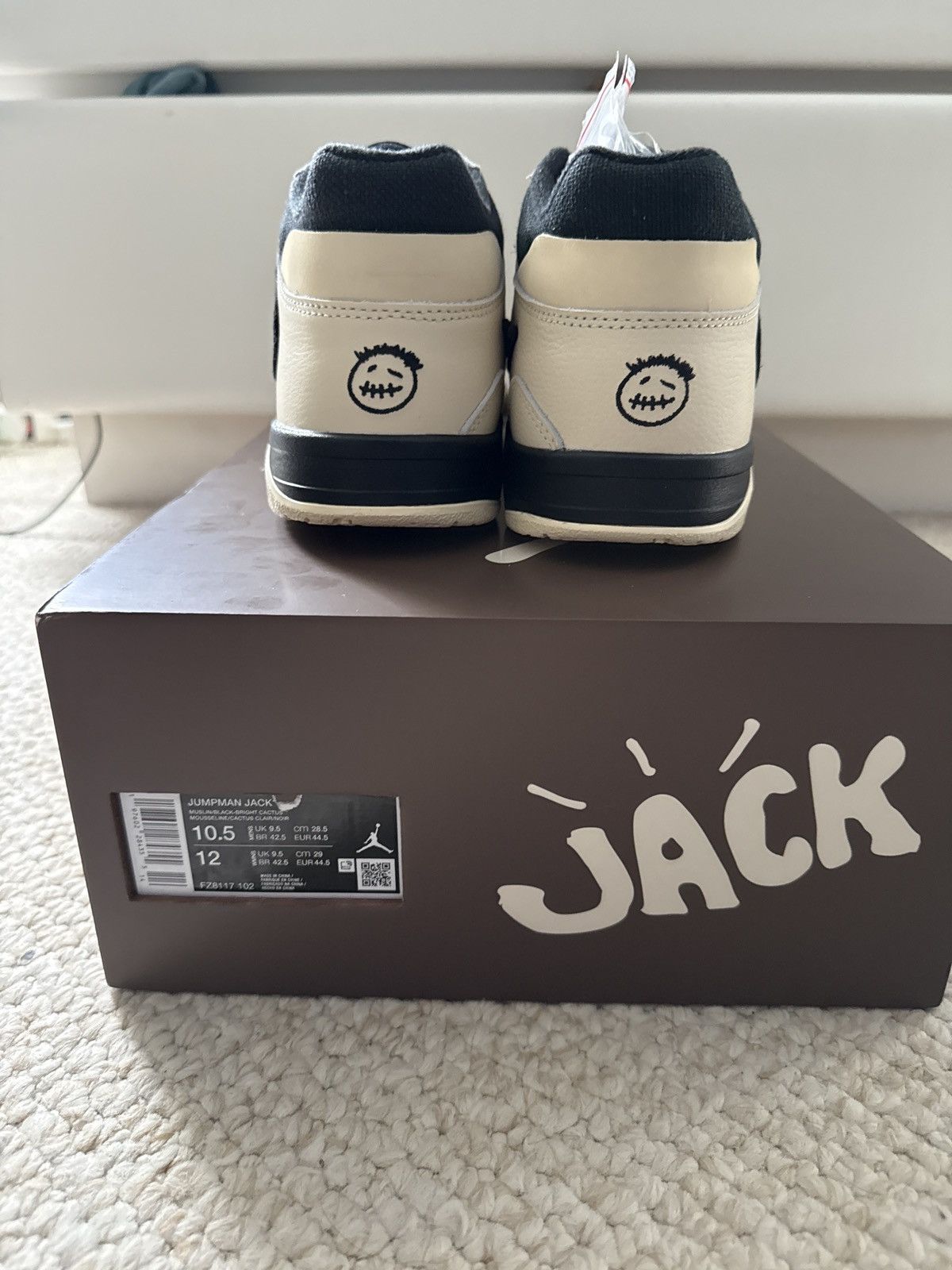 Nike Travis Scott Bright Cactus Size US 10.5 / EU 43-44 - 7 Thumbnail