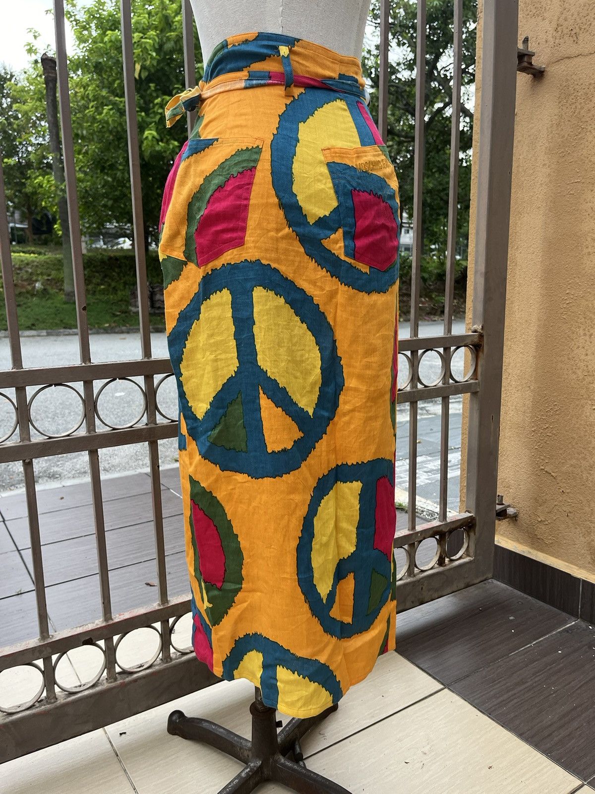Moschino Peace printed pop colours wrap skirt Size 28" / US 6 / IT 42 - 3 Thumbnail