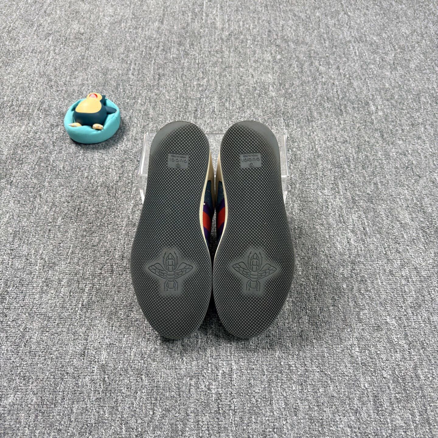 Gucci Gucci blue GG enamel allover distressed sneakers 36 9/10 Size US 5.5 / IT 35.5 - 4 Thumbnail