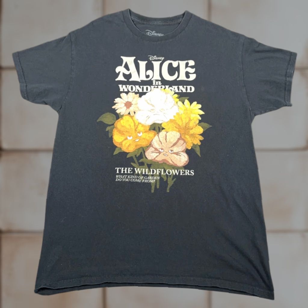 Disney VINTAGE Alice in Wonderland Shirt Adult MEDIUM Black Disney Wildflowers Cartoon Movie Size US M / EU 48-50 / 2 - 1 Thumbnail
