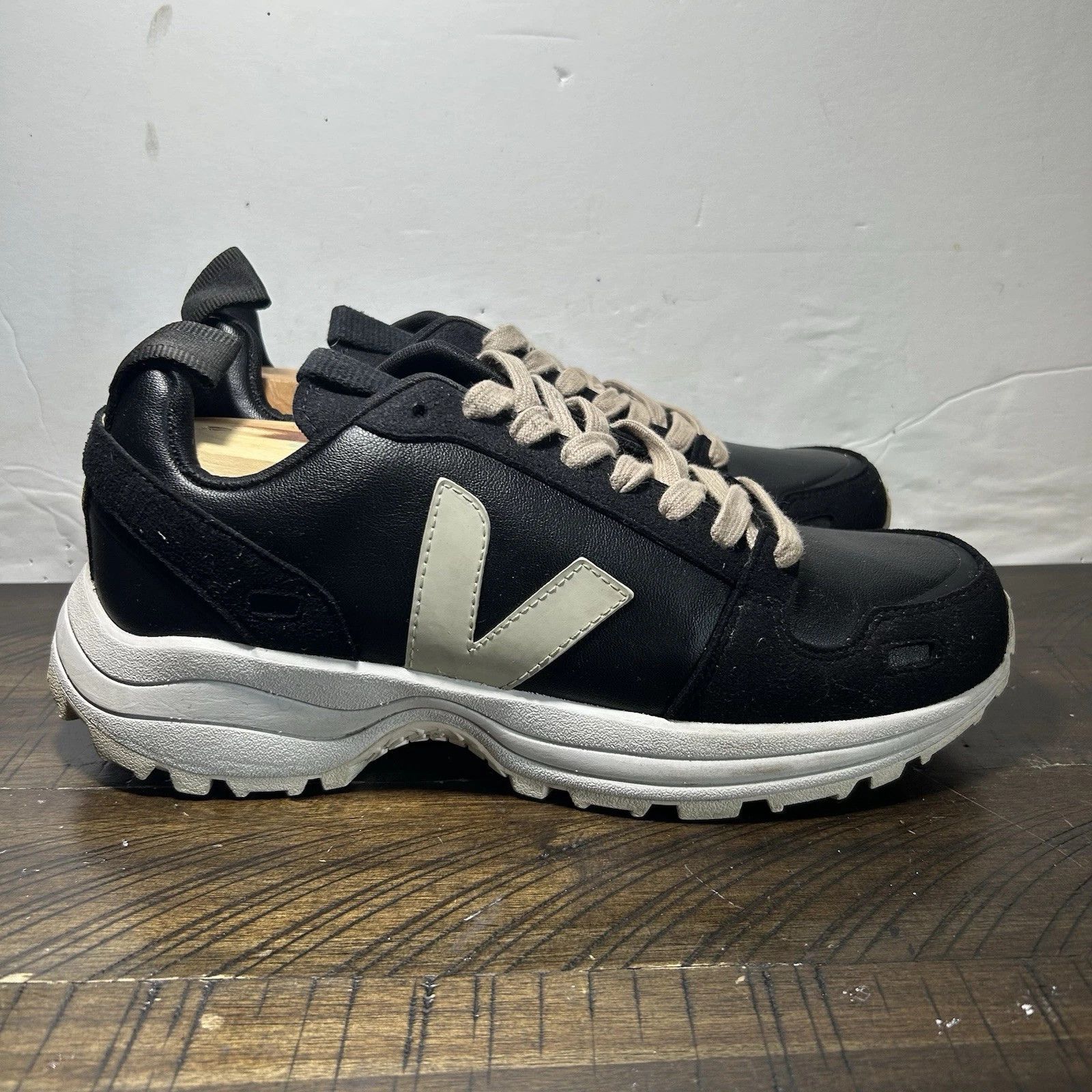 Rick Owens Rick Owens x Veja Hiking Sneakers Black 10 White Size US 10 / EU 43 - 1 Thumbnail