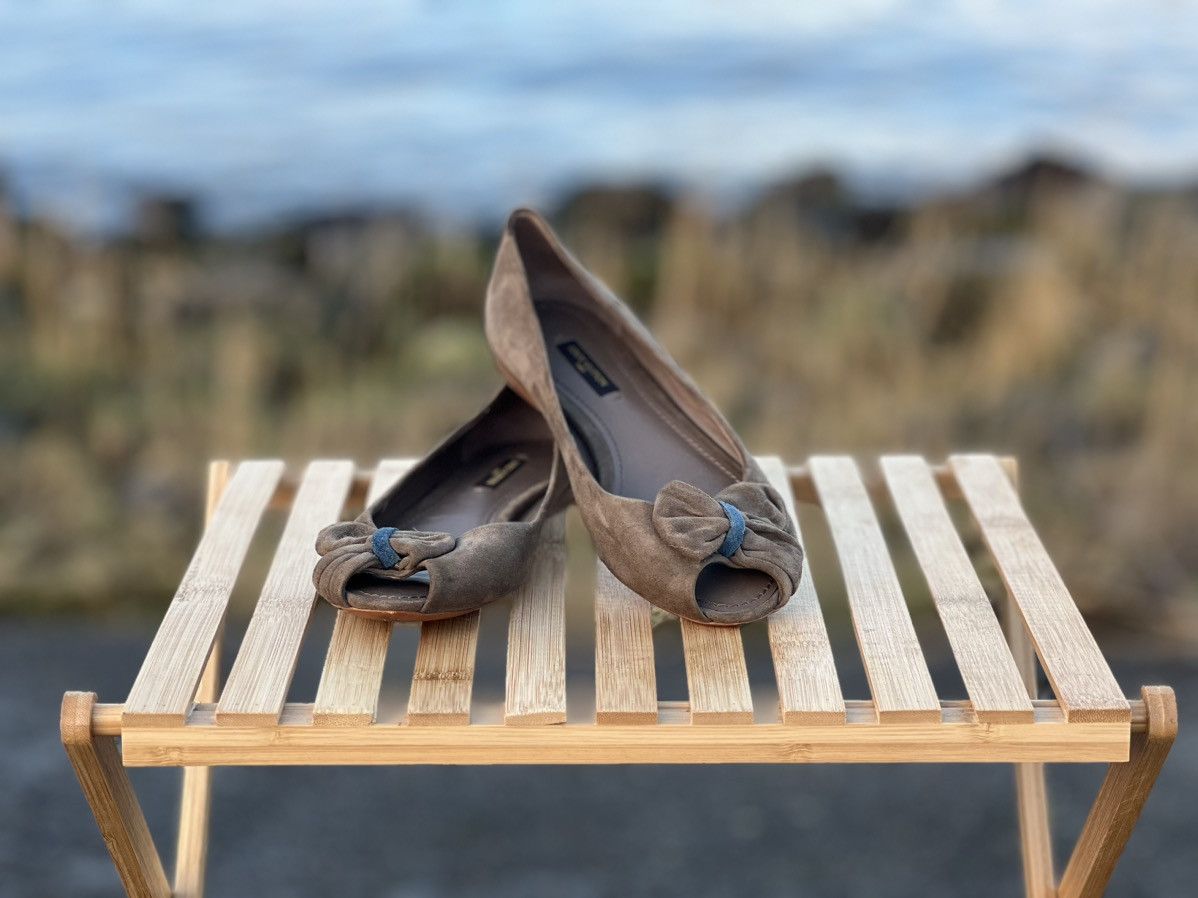 Louis Vuitton × Vintage Vintage Louis Vuitton Suede Flats Size 37 Size US 7 / IT 37 - 1 Thumbnail