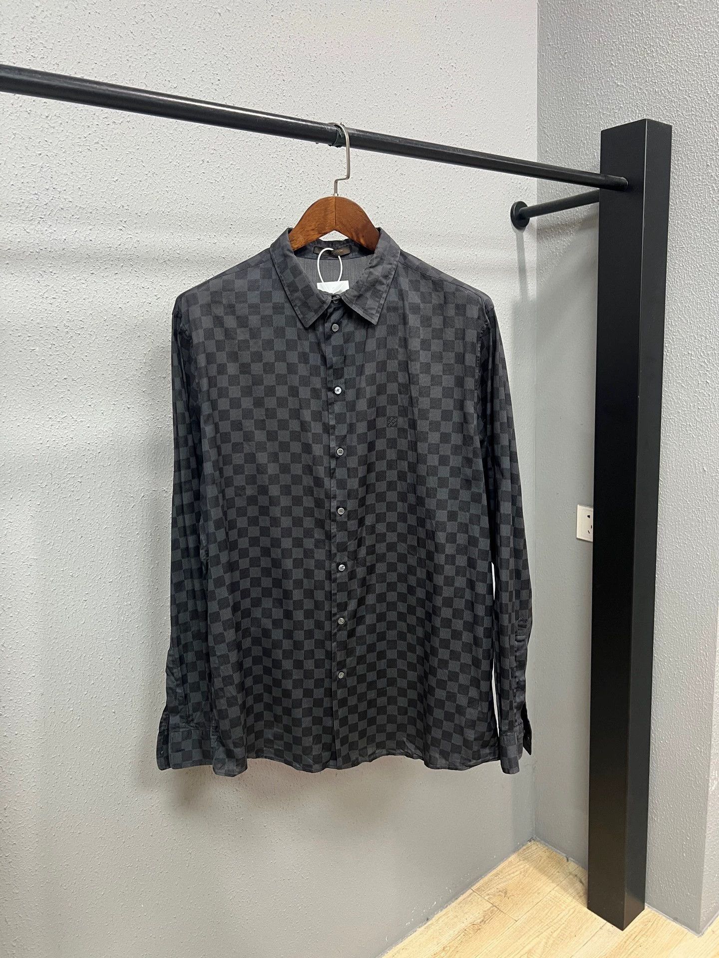 Louis Vuitton Louis Vuitton LV checkered shirt Size US XXL / EU 58 / 5 - 1 Thumbnail