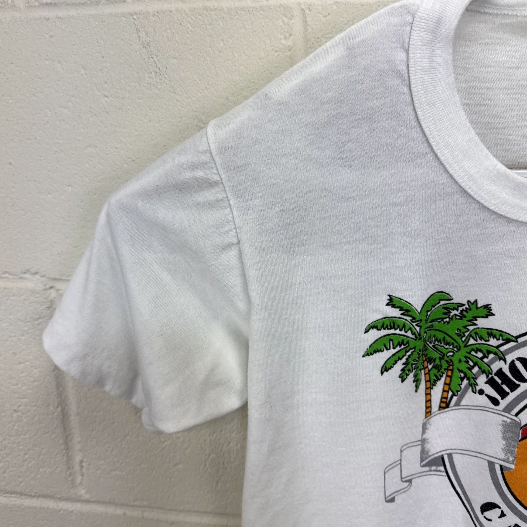 Vintage VINTAGE Hola Amigo! Cancun Macaw Parrot T Shirt Sol Aire White 1980s Unisex L Large Graphic Tee Beach Sportswear Mexico © Mens/ Womens Size US L / EU 52-54 / 3 - 6 Thumbnail