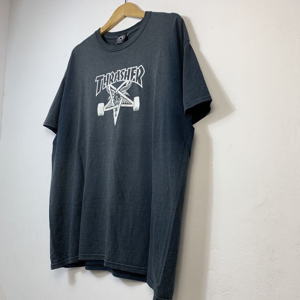 Thrasher Vintage 90s Trasher Sunfaded by Powell Perata Size XL Size US XL / EU 56 / 4 - 2 Thumbnail