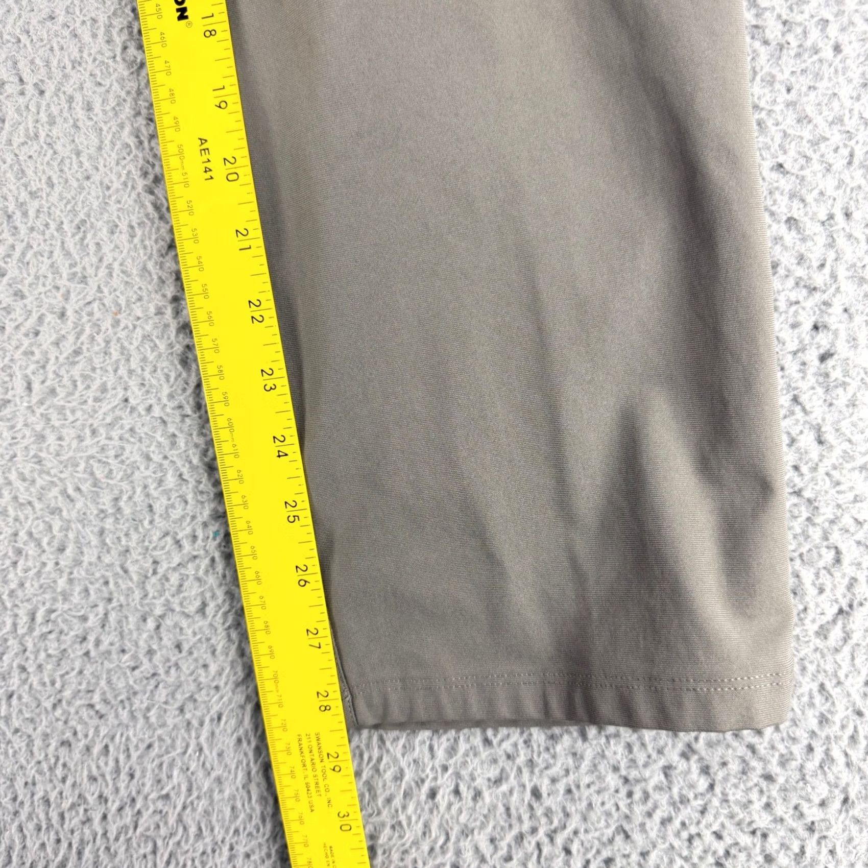 Lululemon Lululemon Commission Pants Mens 36 Olive Warpstreme Straight Leg Pants 36 Regular Olive Green Casual Business Travel Size US 36 / EU 52 - 7 Thumbnail