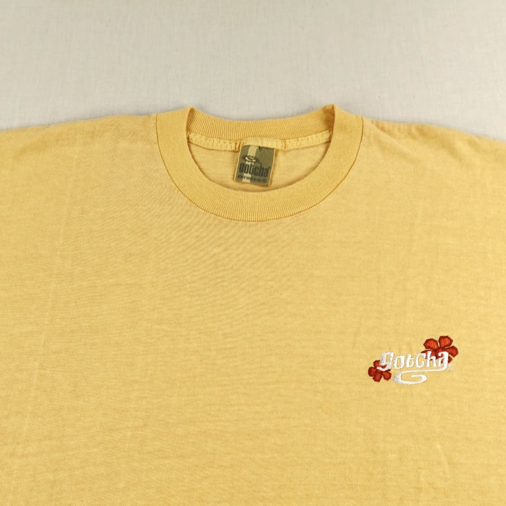 Gotcha VINTAGE Gotcha Men's T-Shirt XL Yellow Floral Hawaiian 90s Beach Surfer Cotton Made in USA Size US XL / EU 56 / 4 - 2 Thumbnail