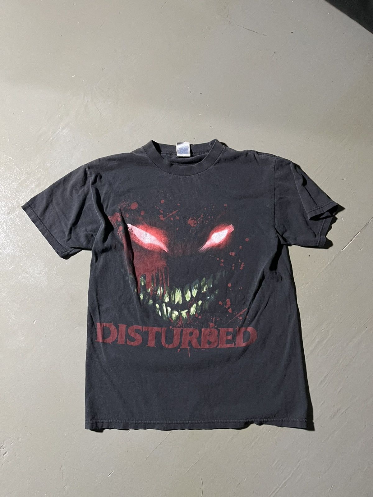 2000s Disturbed t-shirt