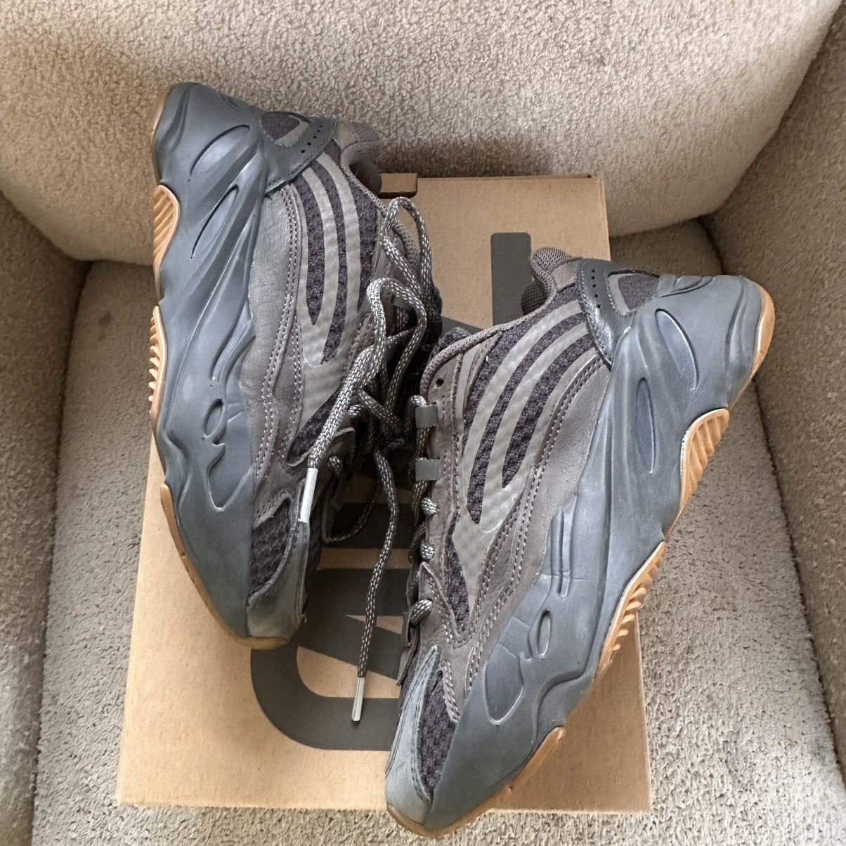Adidas × Yeezy Yeezy Boost 700 V2 SIZE 4 Size US 5 / EU 37 - 7 Thumbnail