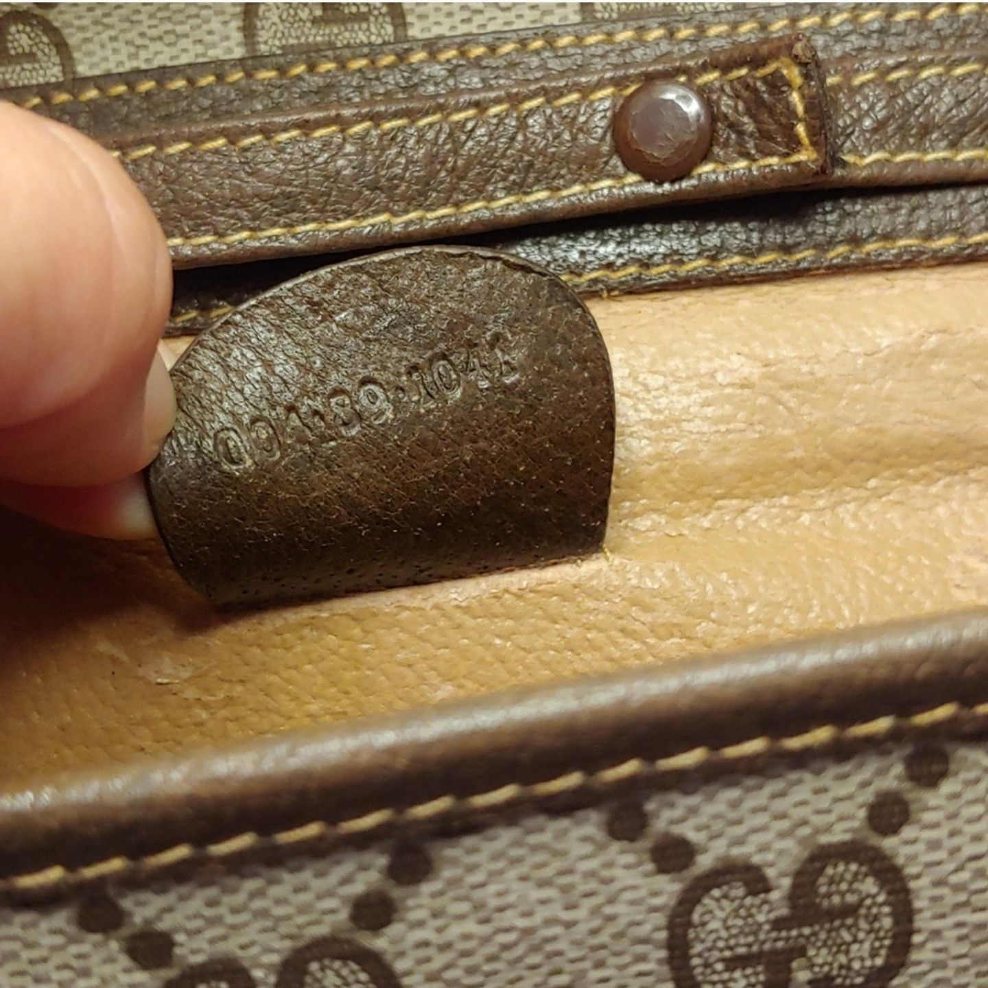 Gucci Vintage Gucci Interlocking GG Monogram Supreme Clutch Size ONE SIZE - 9 Thumbnail