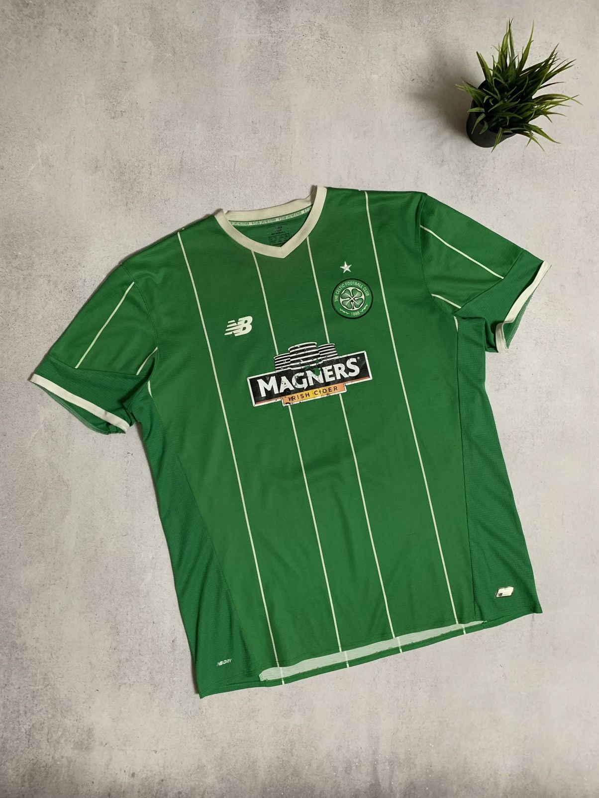 New Balance × Vintage Vintage New Balance Celtic Jersey Football Shirt 2015/2016 Size US XXL / EU 58 / 5 - 1 Thumbnail