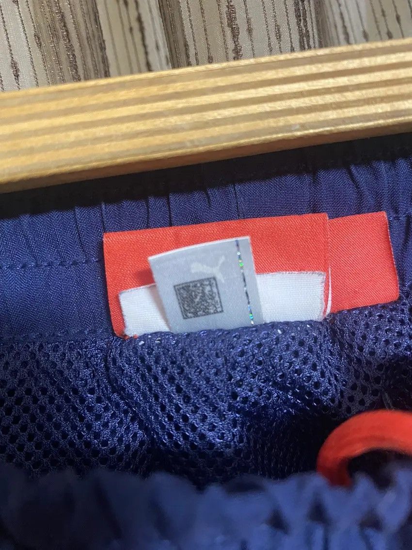 Puma × Vintage Vintage Puma Soccer Navy Pants Italy Baggy Track Bottoms Size US 36 / EU 52 - 6 Thumbnail