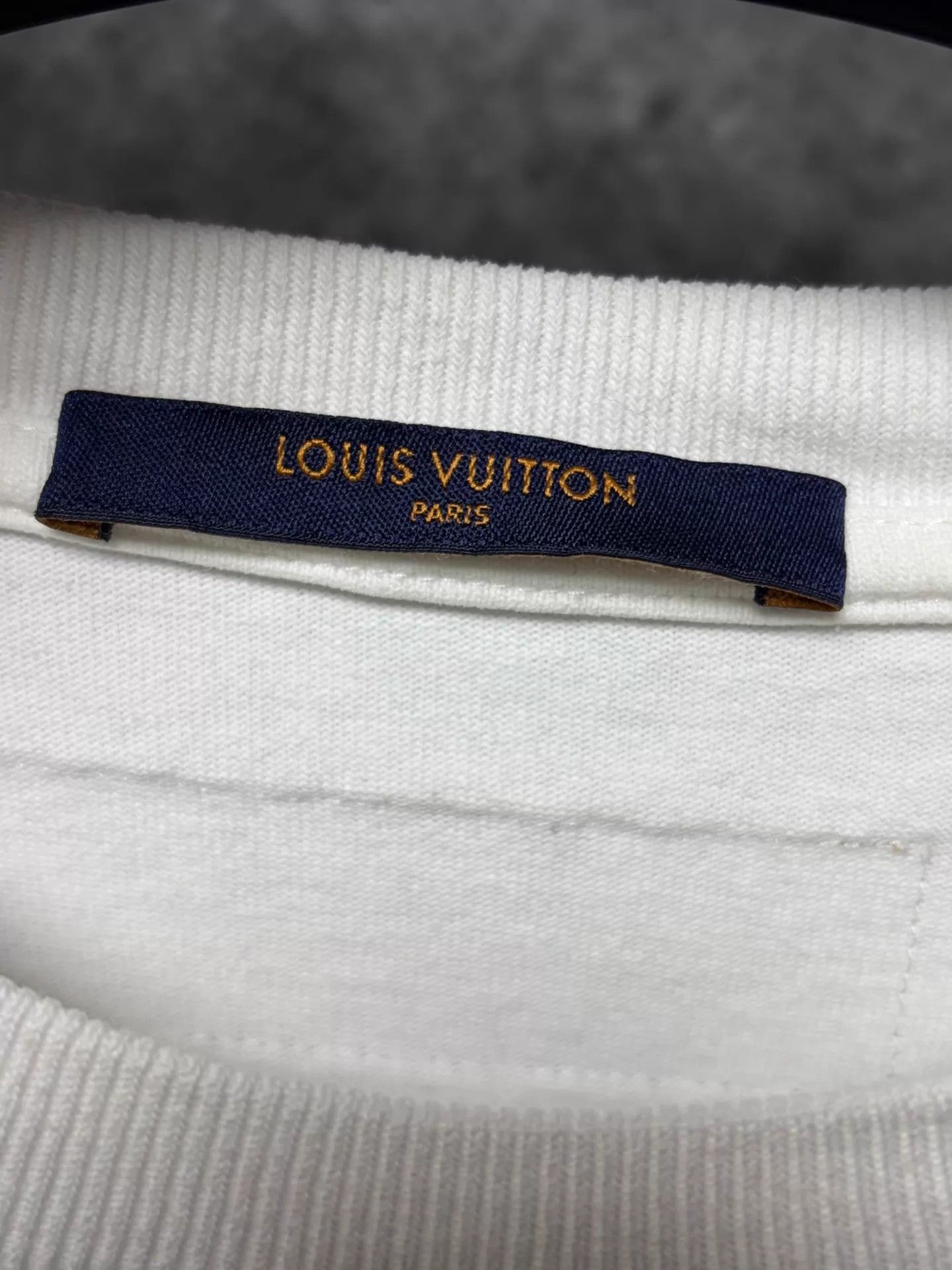 Louis Vuitton LV short sleeve tee M white script logo embroidered Size US M / EU 48-50 / 2 - 3 Thumbnail