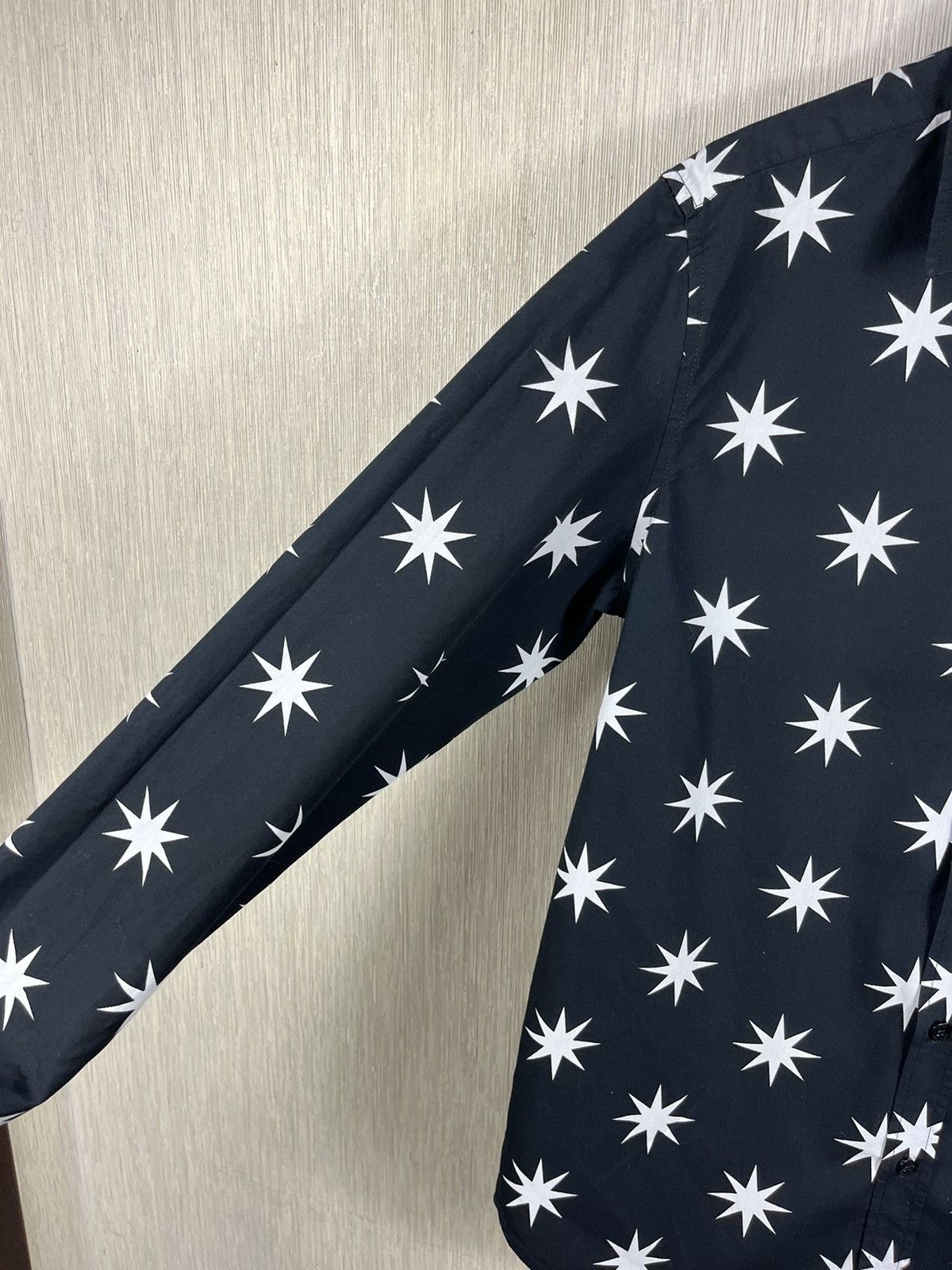 Designer × Moschino Love Moschino white stars monogram art shirt Size US S / EU 44-46 / 1 - 11 Thumbnail
