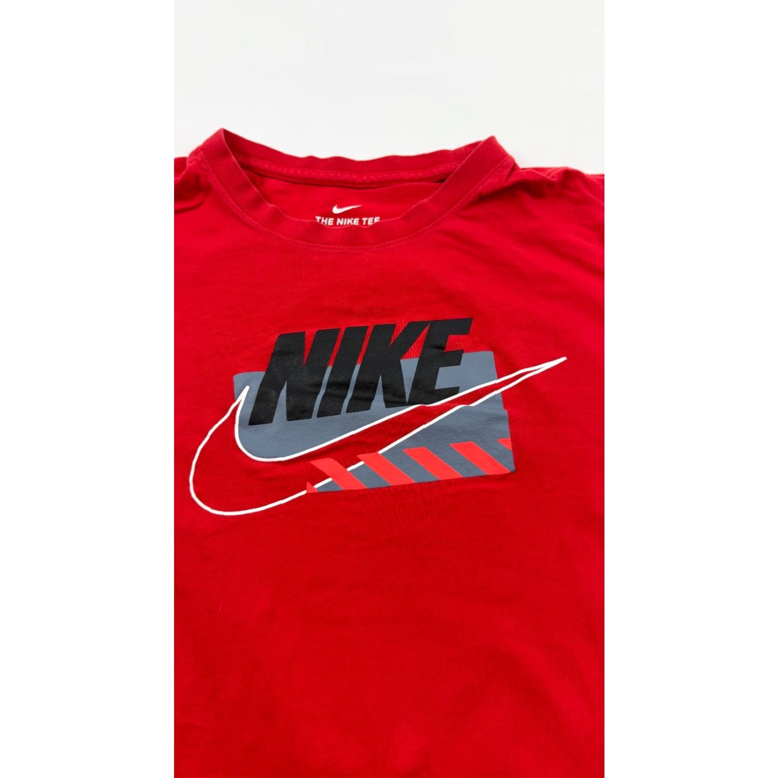 Nike Nike Shirt Mens XL Red Short Sleeve Crew Neck Tee Light Weight Spell Out Logo Outdoor Summer Spring Regular Fit Size US XL / EU 56 / 4 - 3 Thumbnail