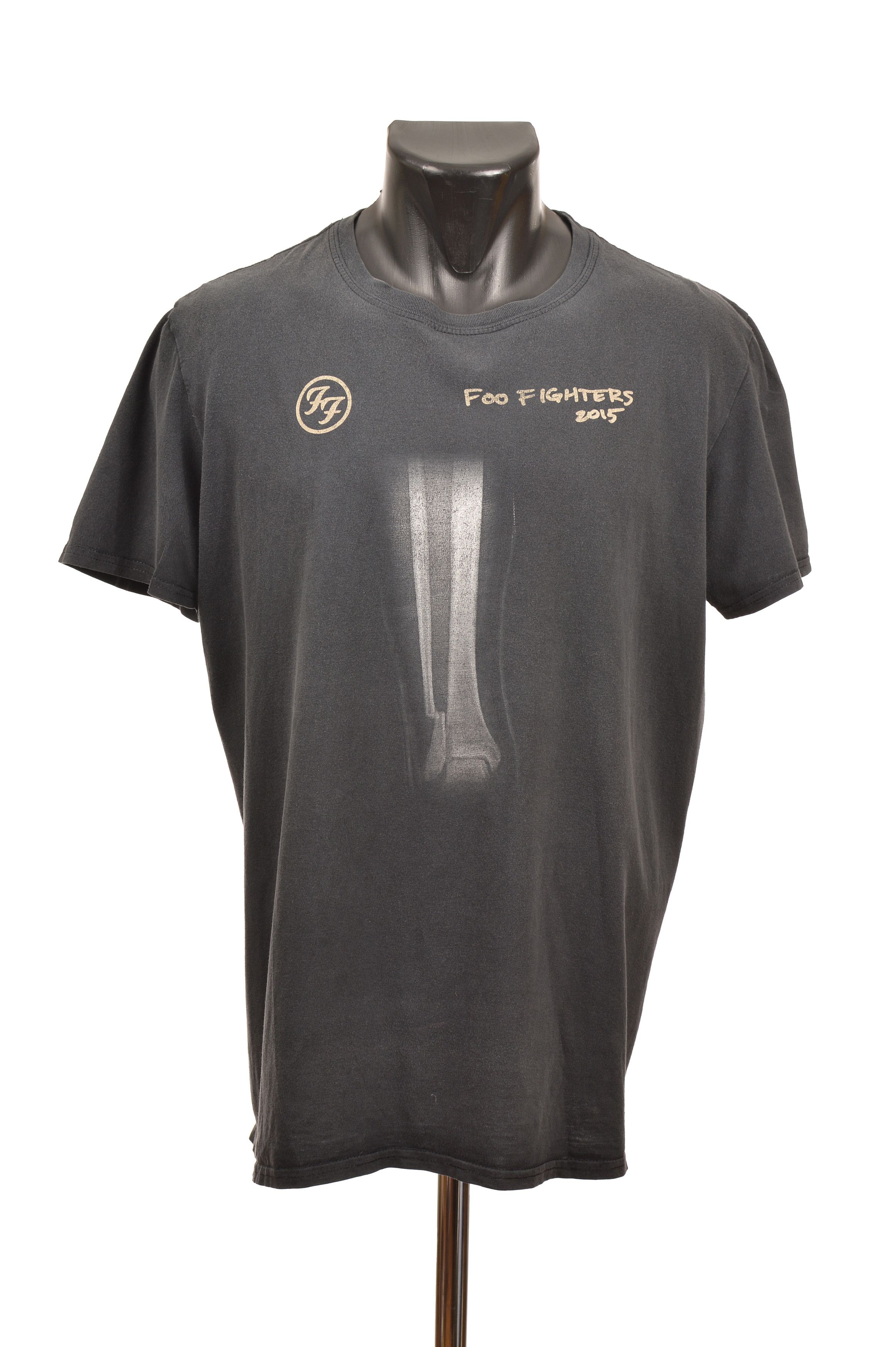 Vintage DDP Sun Faded Gildan Foo Fighters Broken Leg 2015 T-Shirt Size US L / EU 52-54 / 3 - 1 Thumbnail