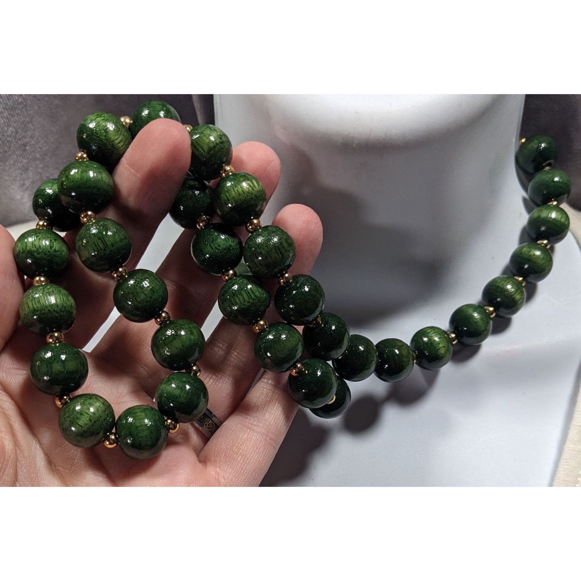 Other Vintage Elegant Green And Gold Tone Wood Beaded Necklace Size ONE SIZE - 3 Thumbnail
