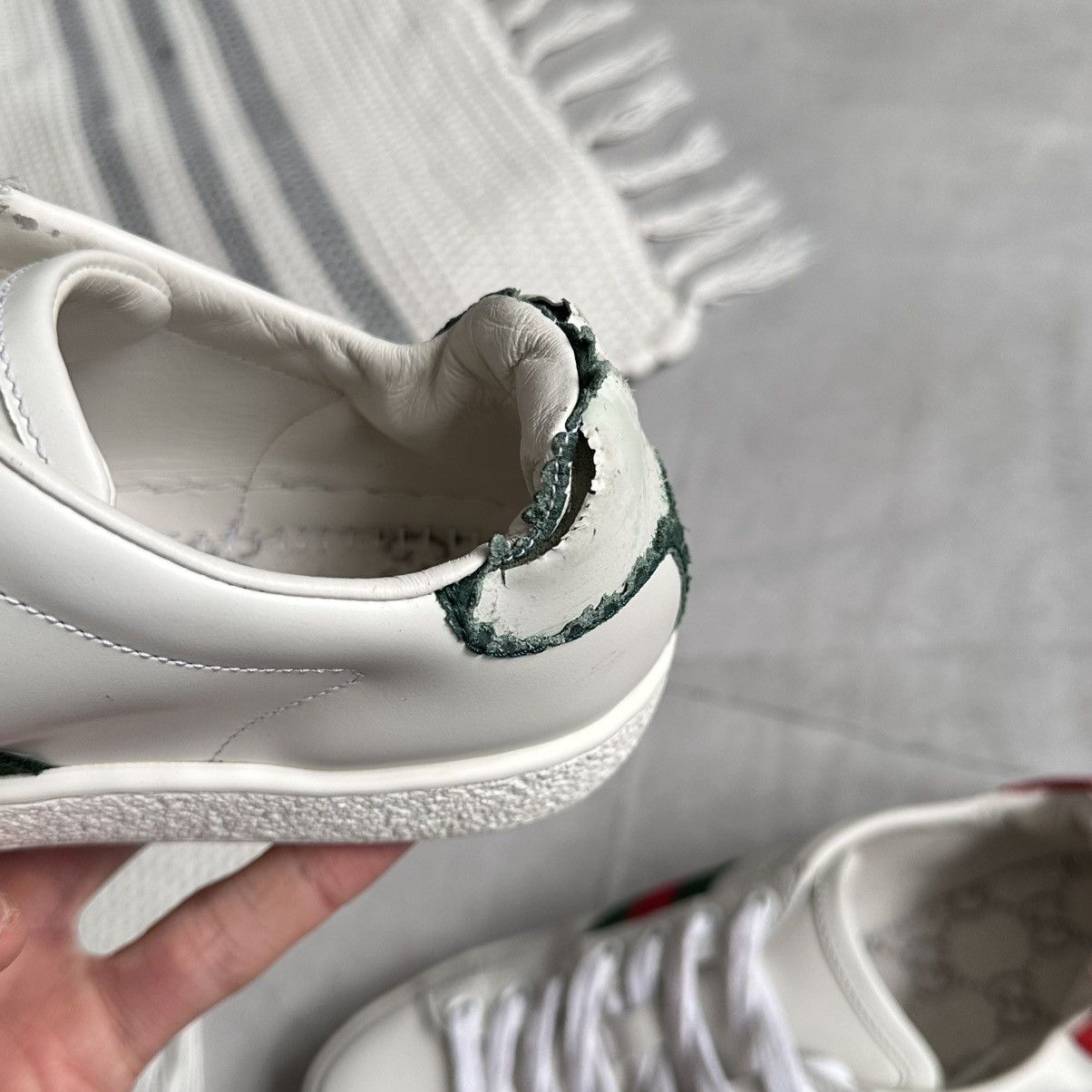 Gucci Gucci Ace Bee Leather Low Sneakers Shoes Size US 6 / IT 36 - 8 Thumbnail