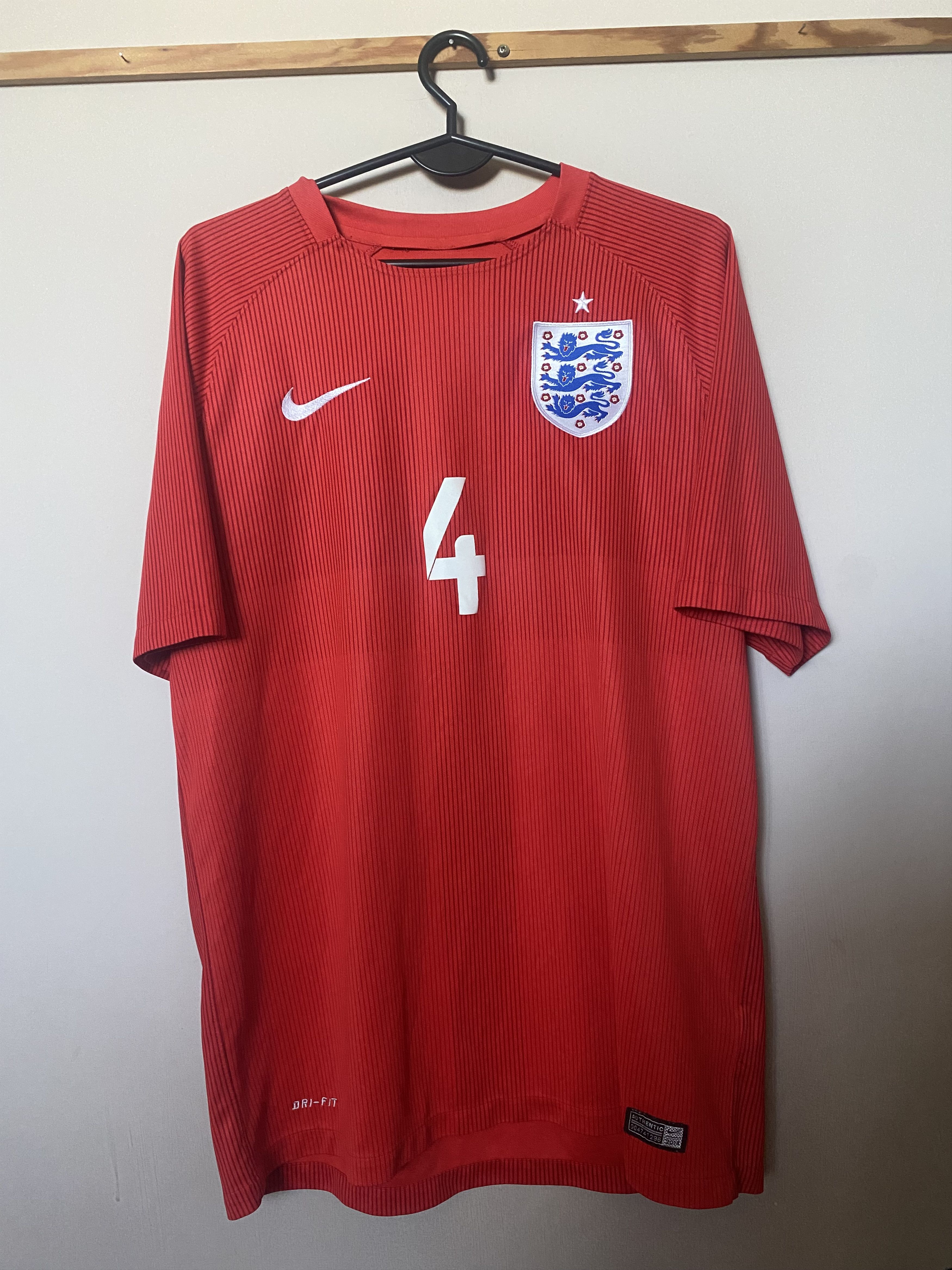 Nike ENGLAND - #4 GERRARD - 2014 - 2015 - Nike - UNIQUE Size US L / EU 52-54 / 3 - 2 Thumbnail