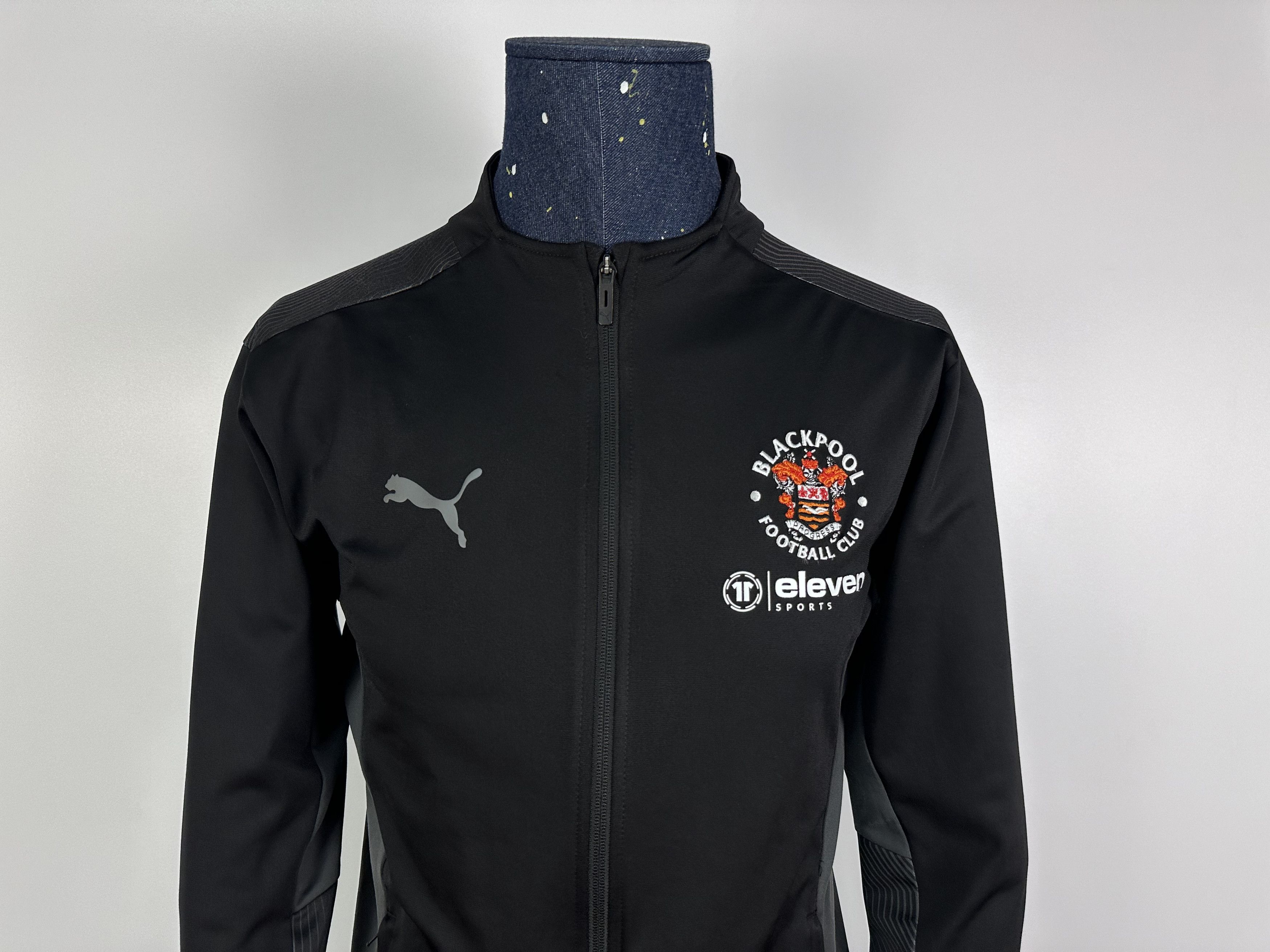 Puma BLACKPOOL FC TRAINING FOOTBALL TRACK TOP JACKET LONG SLEEVE Size US M / EU 48-50 / 2 - 5 Thumbnail