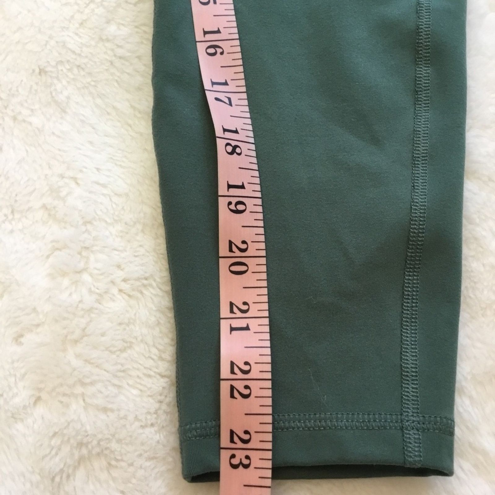 Old Navy Old Navy Green Active High-Rise Go-Dry Leggings Size 28" / US 6 / IT 42 - 13 Thumbnail