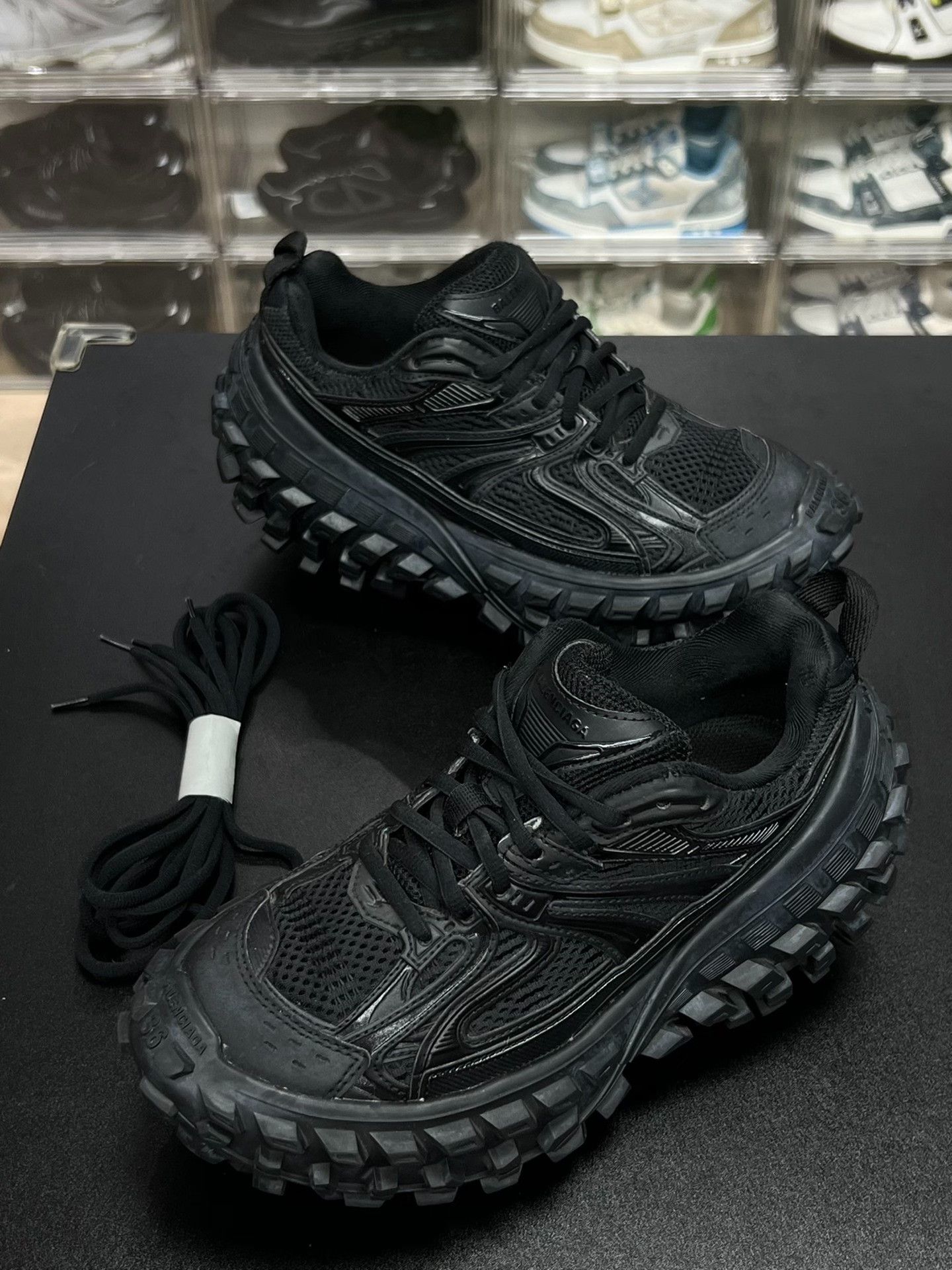 Balenciaga Balenciaga Lowtop Sneakers us_6 Women Size US 6 / IT 36 - 1 Thumbnail