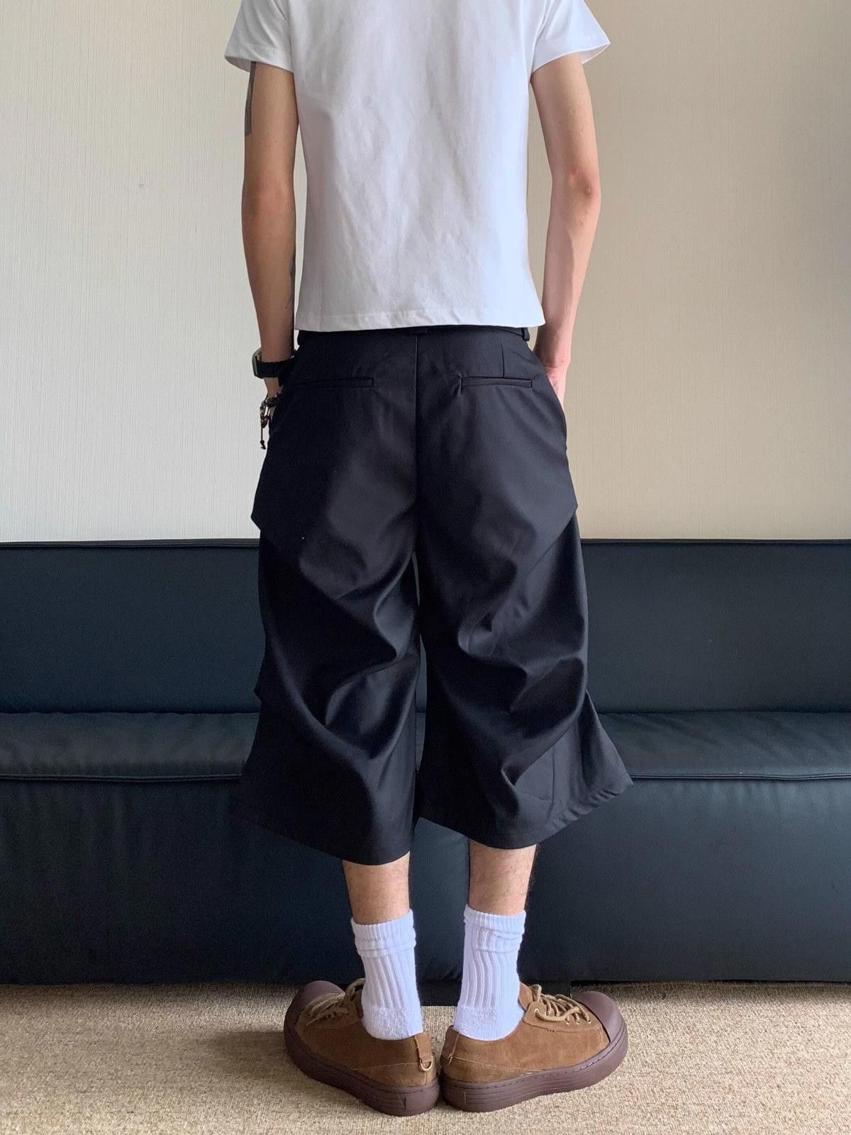 Other Pleated Black Wide-Leg Cargo Shorts Size US 31 - 3 Thumbnail