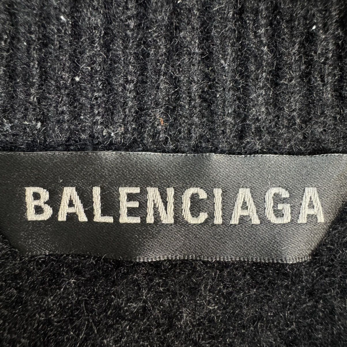 Balenciaga authentic BALENCIAGA “ Be different “ cashmere sweater black Size US XL / EU 56 / 4 - 10 Thumbnail