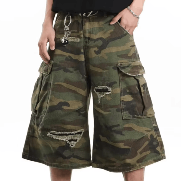 Japanese Brand Distressed Camo 3/4 Utility Shorts Size US 32 / EU 48 - 1 Thumbnail