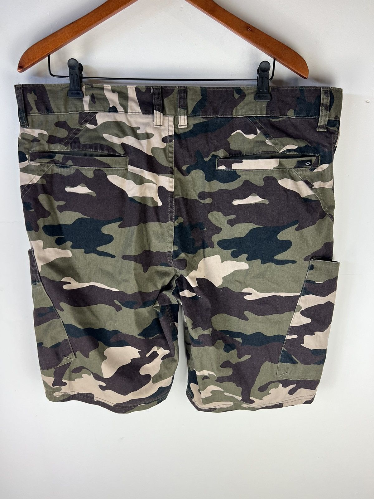 Oakley Oakley camo shorts Size US 38 / EU 54 - 2 Thumbnail