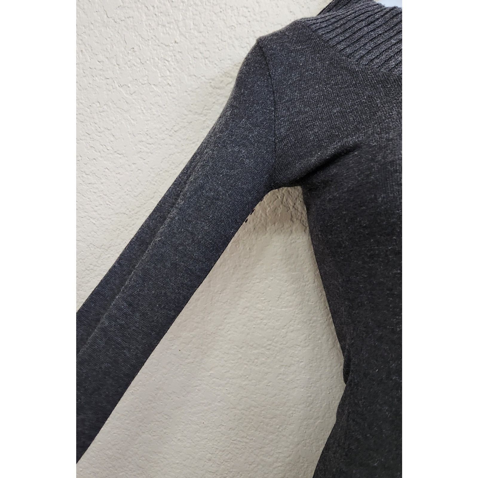 Other Poof Gray Charcoal Scoop Neck w/3 Buttons Sweater Top Small Size S / US 4 / IT 40 - 3 Thumbnail
