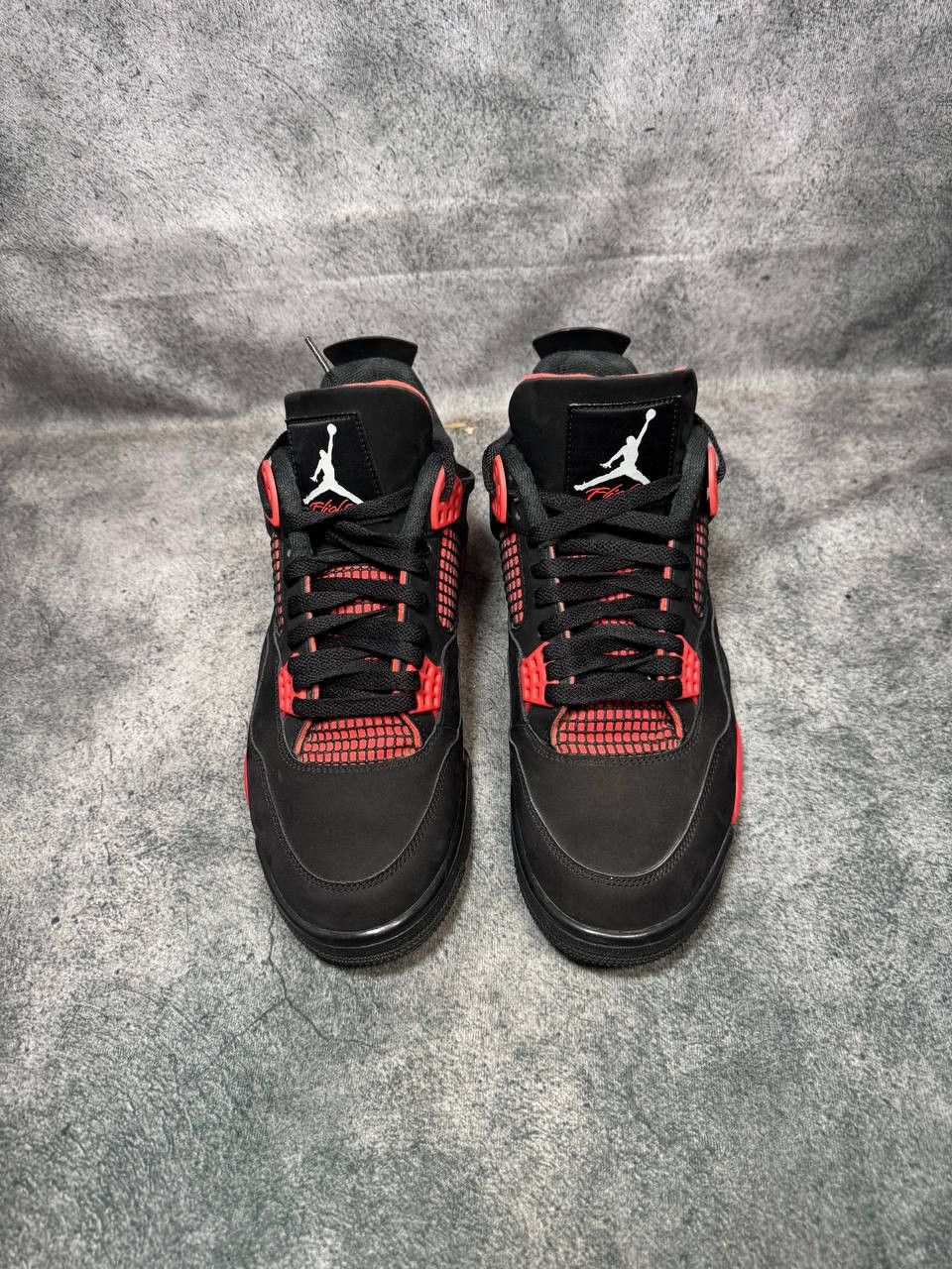 Jordan Brand Size 10 | Jordan 4 Red Thunder No Box | Pre-Owned Size US 10 / EU 43 - 2 Thumbnail