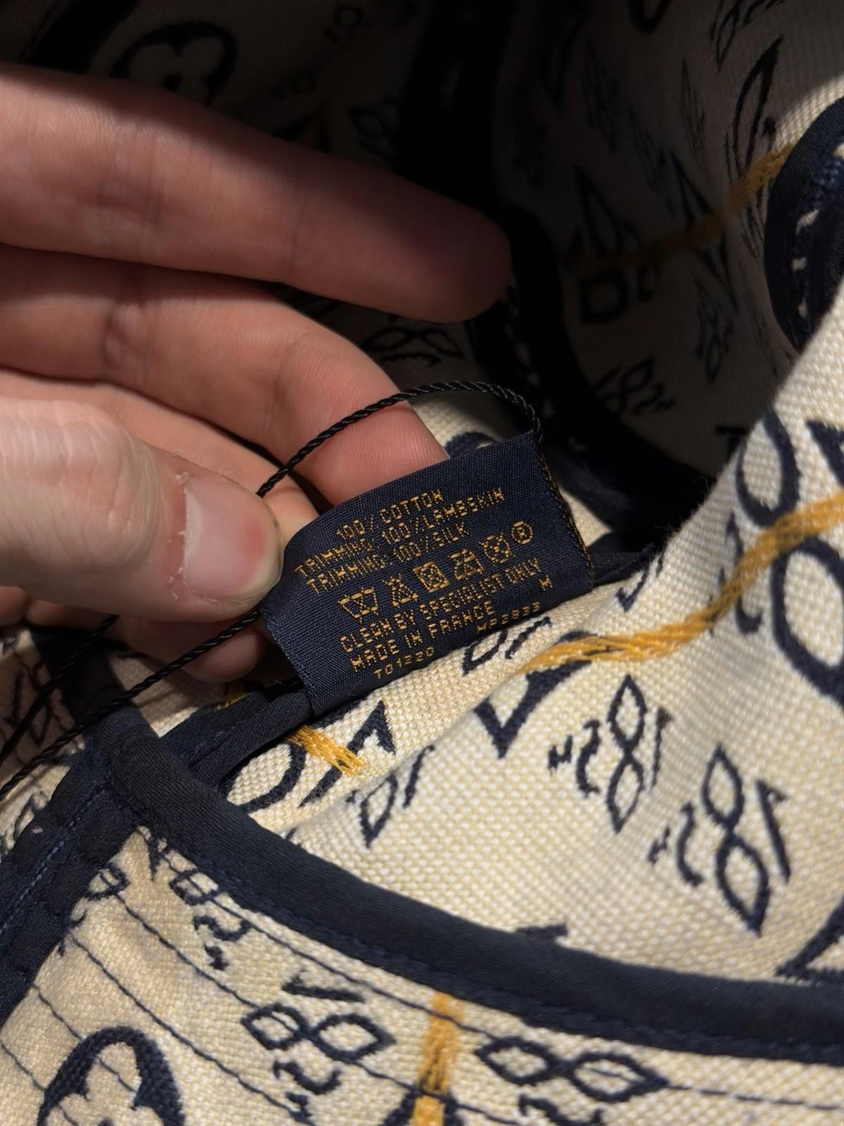 Louis Vuitton Louis Vuitton Monogram Jacquard Shine 1854 Bucket Hat Size ONE SIZE - 12 Thumbnail