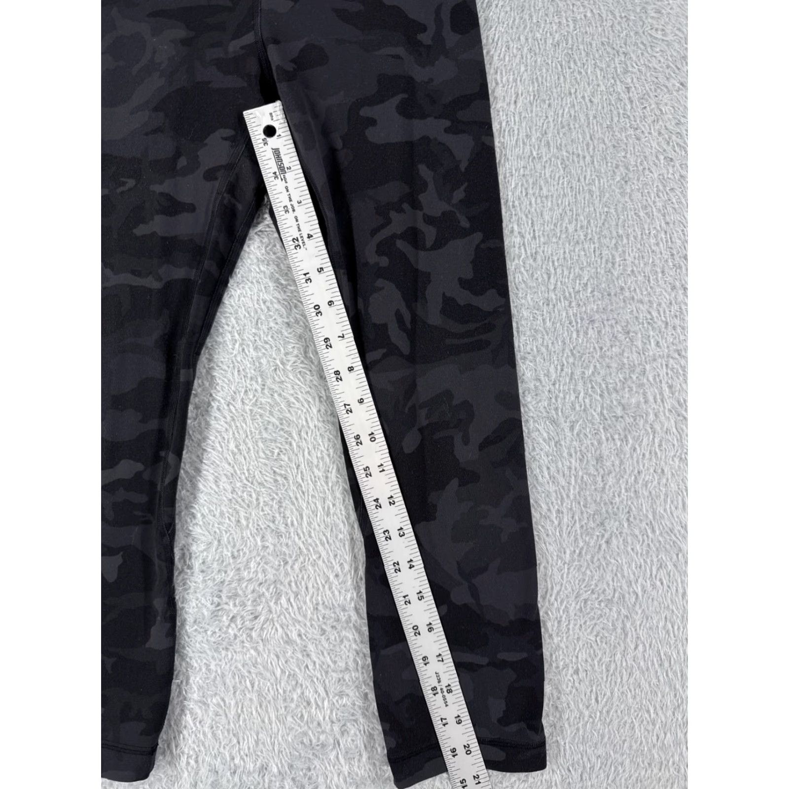 Lululemon VINTAGE Lululemon Align Cropped Pants Womens Medium 4 Black Gray Camo Yoga Athleisure Size 27" / US 4 / IT 40 - 5 Thumbnail