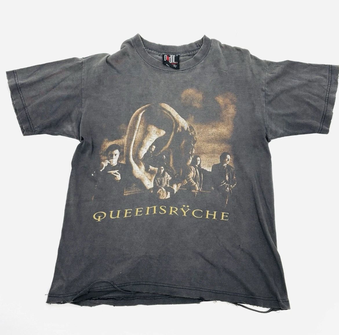 Vintage Vintage Faded Queensryche tee Size US M / EU 48-50 / 2 - 1 Thumbnail