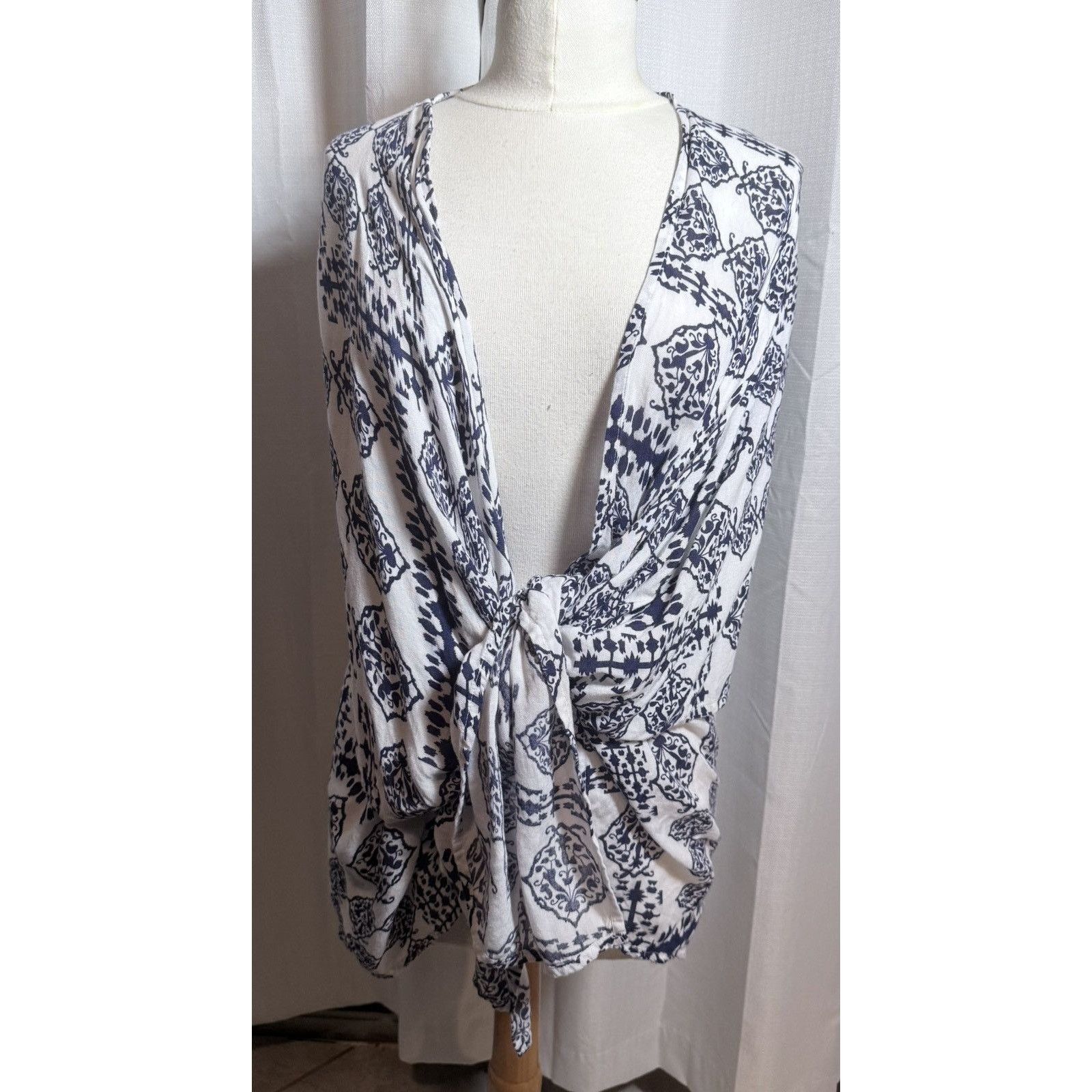 ELAN White kimono jacket with lace panel and navy pattern Size ONE SIZE - 11 Thumbnail