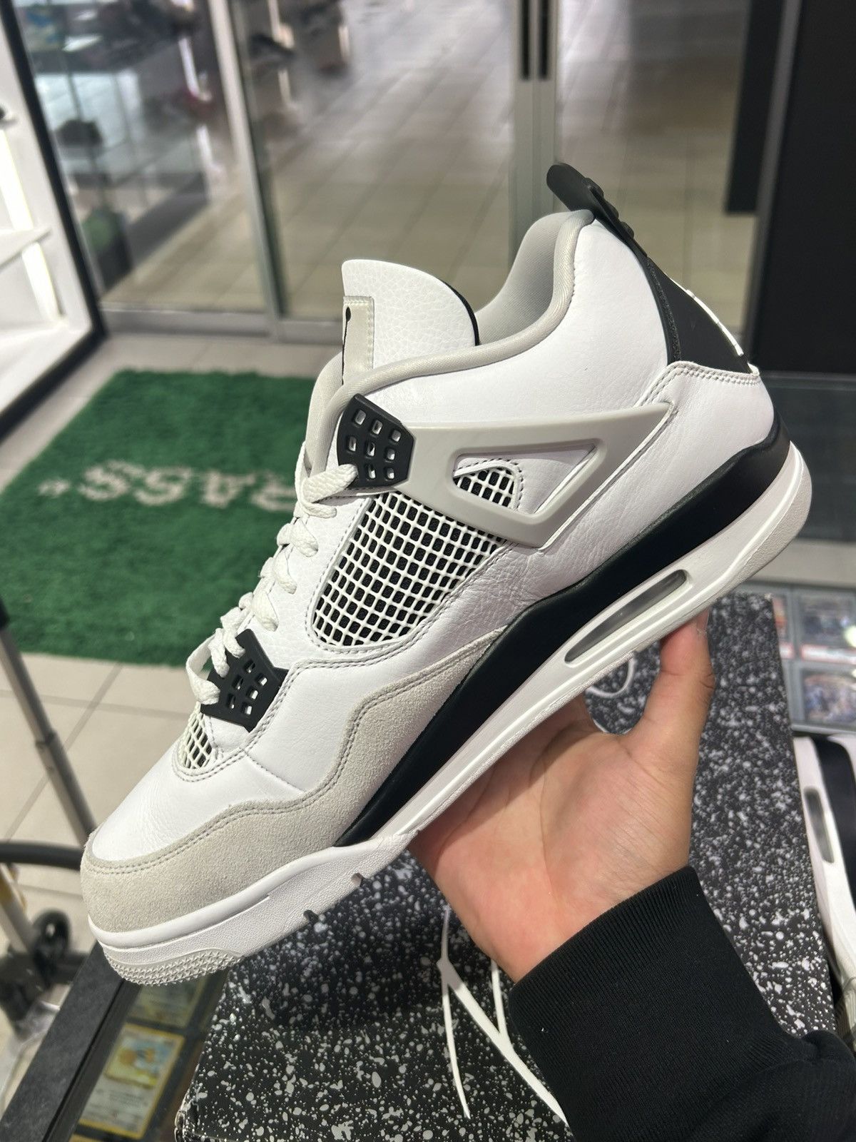 Jordan Brand Jordan 4 millitary black Size US 13 / EU 46 - 7 Thumbnail