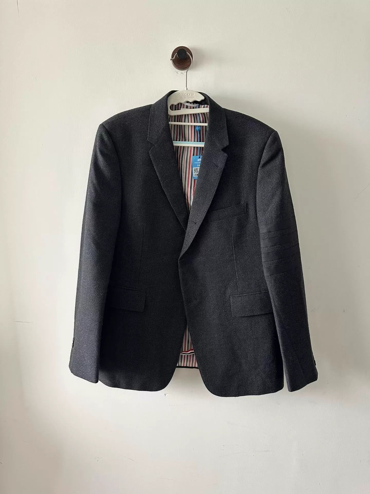 Thom Browne Thom Browne Wool Armband Suit 54R 99 new Size US L / EU 52-54 / 3 - 1 Thumbnail