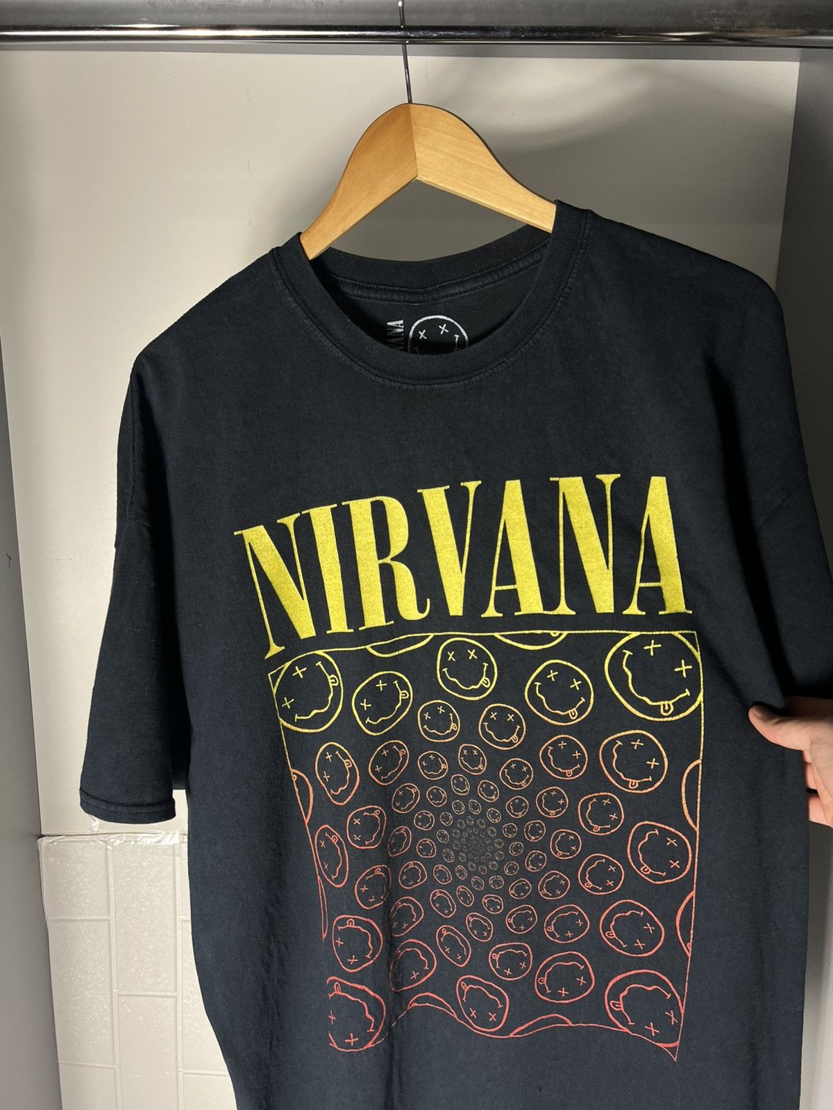 Band Tees VINTAGE NIRVANA KURT COBAIN SMILE ROCK T-SHIRT MRTAL Y2K 90s Size US XL / EU 56 / 4 - 11 Thumbnail