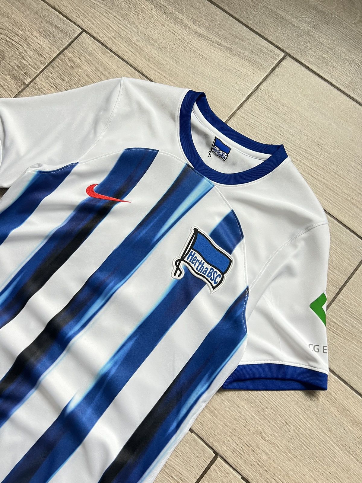 Nike Nike Hertha BSC Berlin Jindaoui Shirt #17 Size US S / EU 44-46 / 1 - 3 Thumbnail