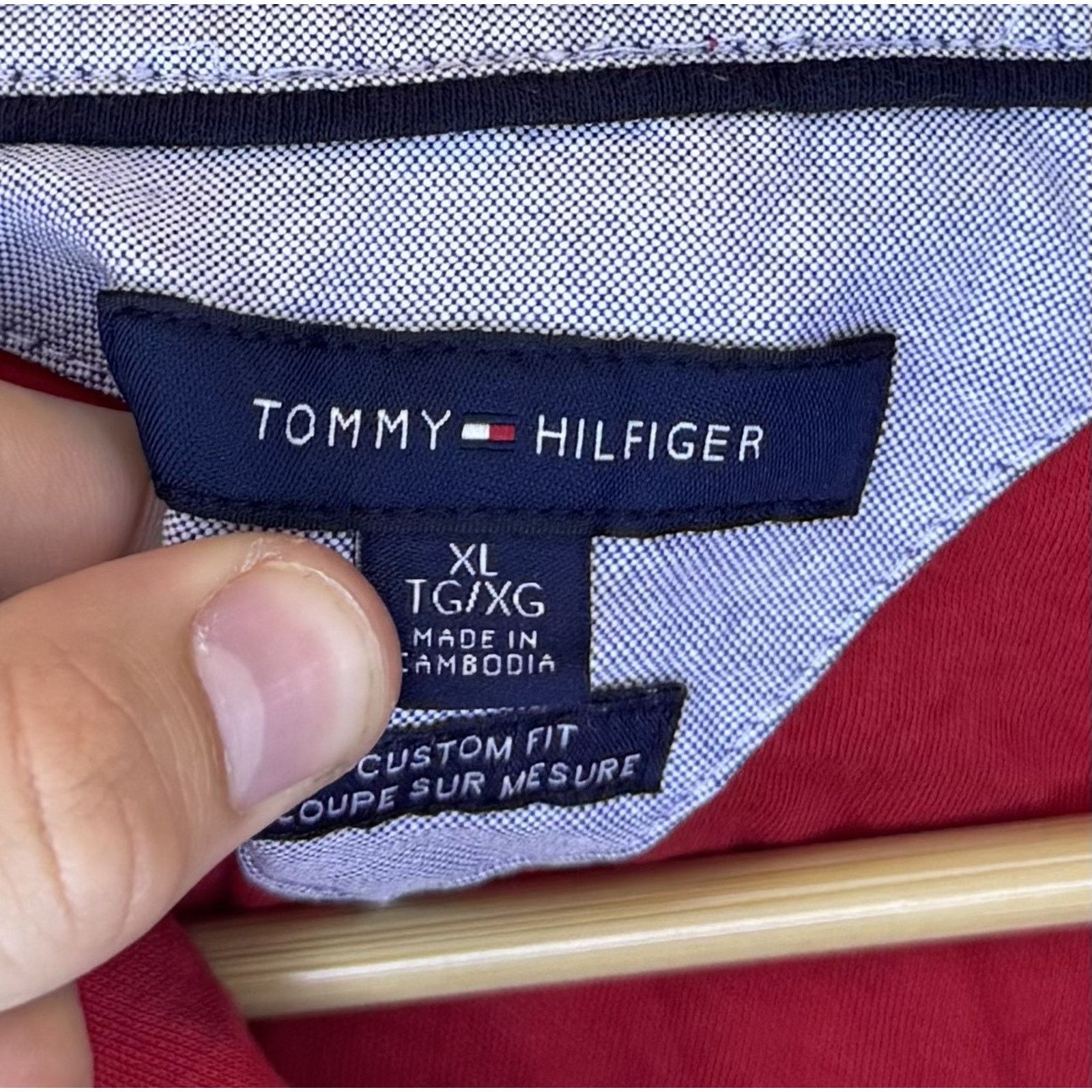 Tommy Hilfiger Tommy Hilfiger Shirt Red Custom Fit Big H Patch Polo Casual Size US XL / EU 56 / 4 - 3 Thumbnail