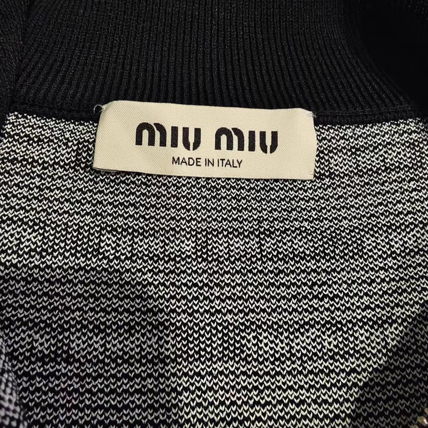 Miu Miu MIU MIU Intarsia Zipper Collar Knit Women's Black Size XS / US 0-2 / IT 36-38 - 3 Thumbnail