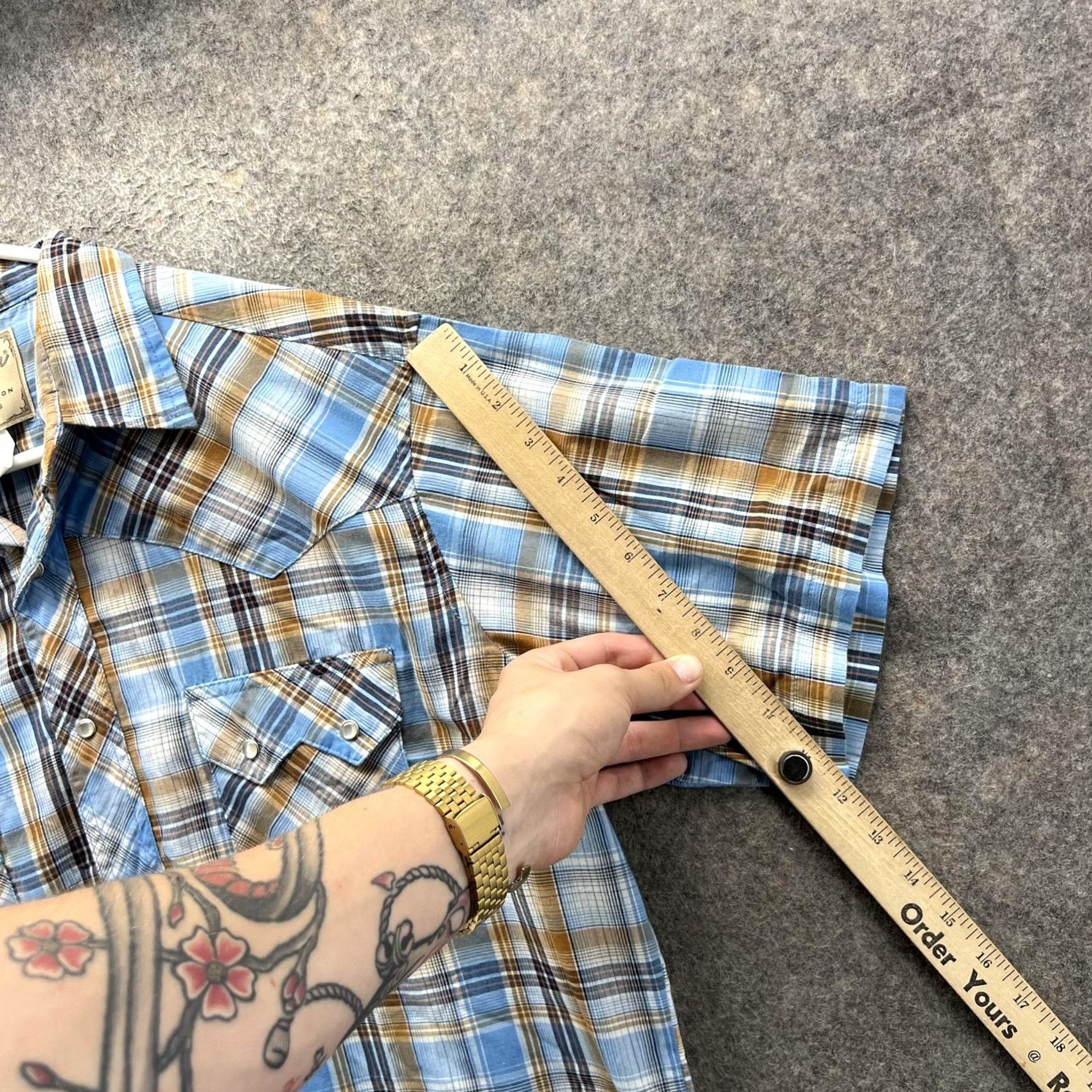 Wrangler VINTAGE Wrangler Western Shirt Mens Large Blue Brown Plaid Short Sleeve Pearl Snap Women? Actually Mens. Size US L / EU 52-54 / 3 - 4 Thumbnail