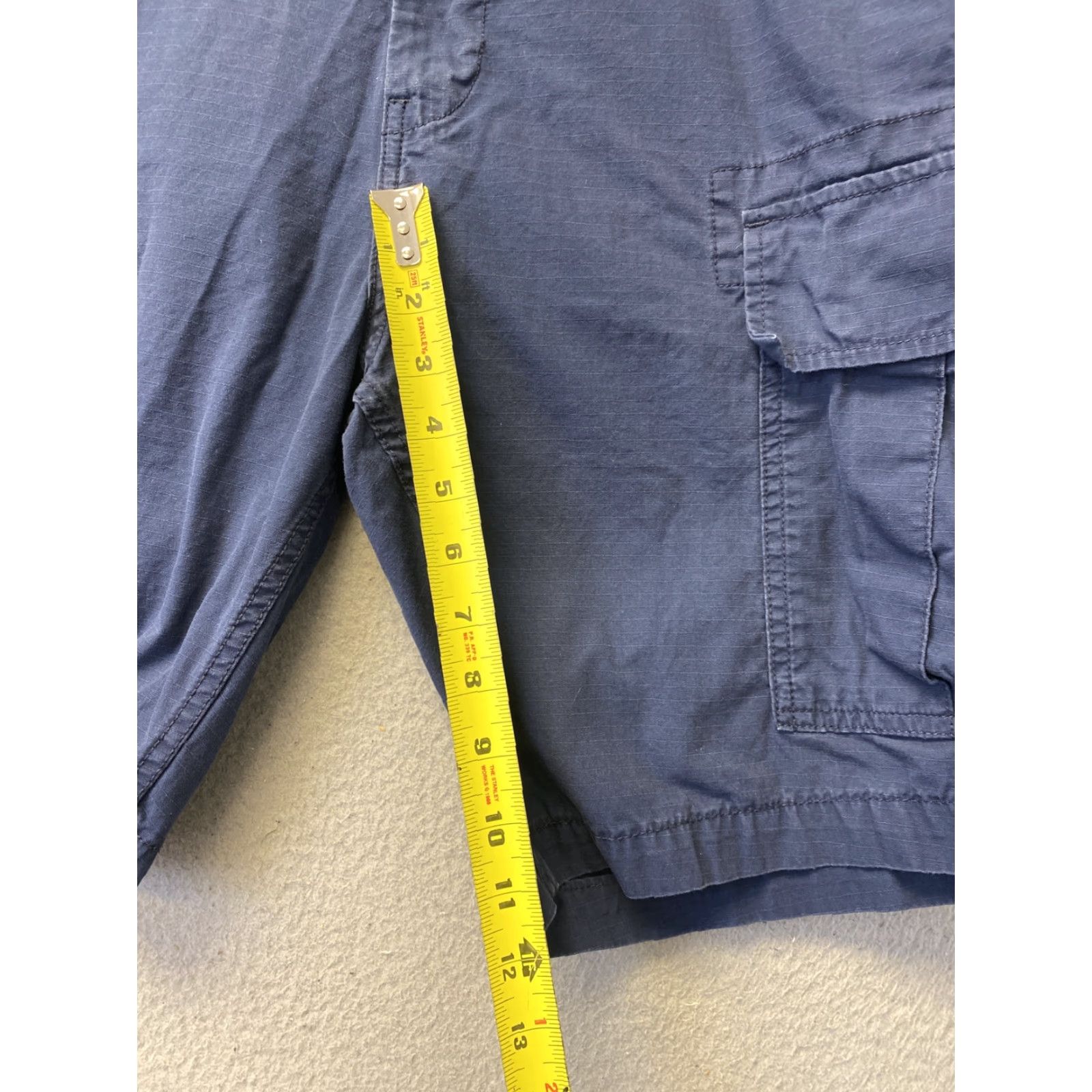 Levi's Levi's Cargo Shorts Men Size 33 Navy Blue Workwear Pockets 90s Size US 33 - 4 Thumbnail