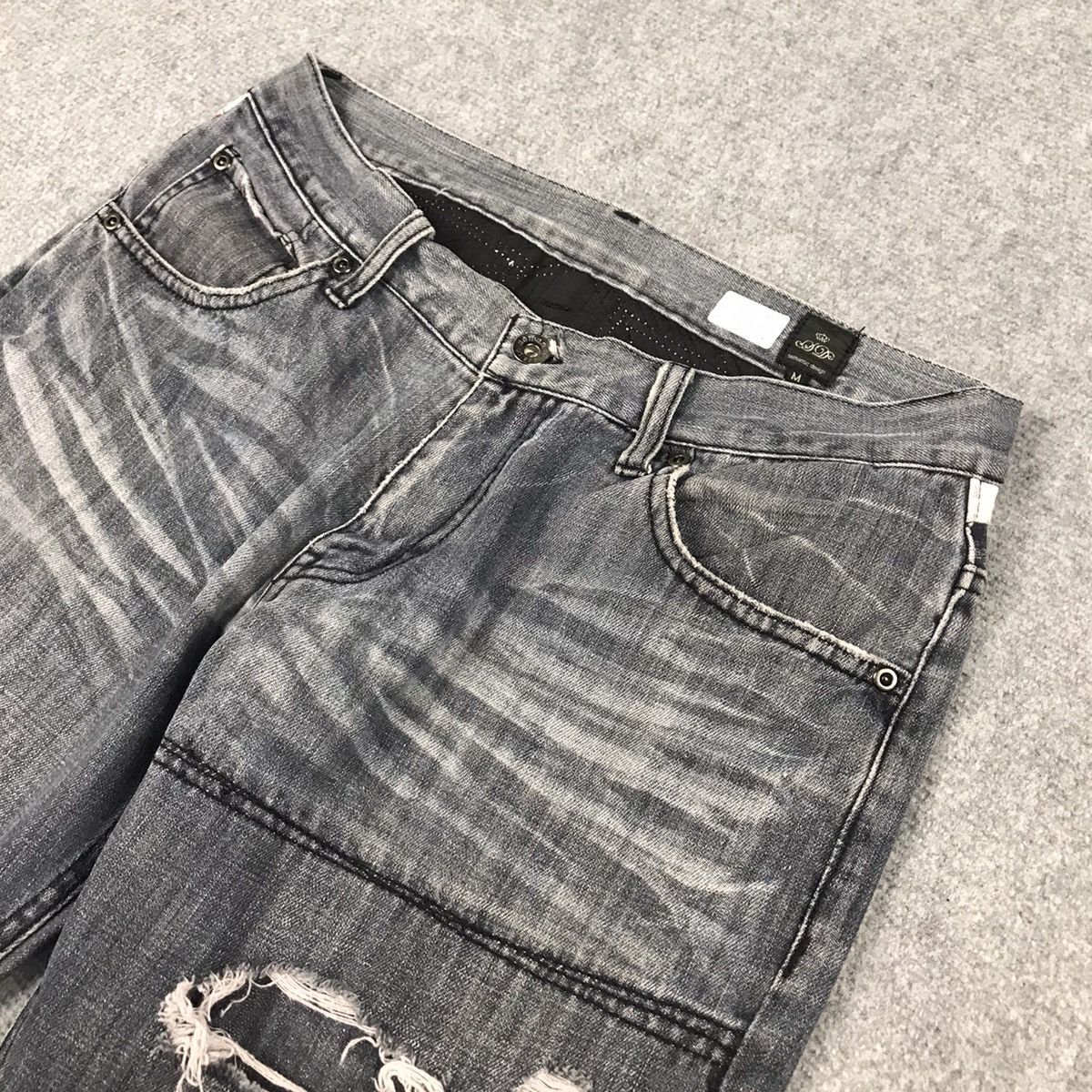 If Six Was Nine × Japanese Brand SEMANTICDESIGN RIPPED DISTRESSED BLACK FADED DENIM PANTS Size US 30 / EU 46 - 7 Thumbnail